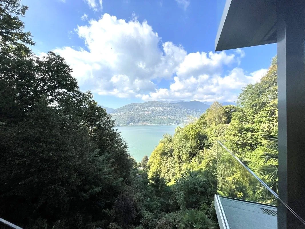 APPARTAMENTO 3.5 LOCALI CON SPLENDIDA VISTA PANORAMICA