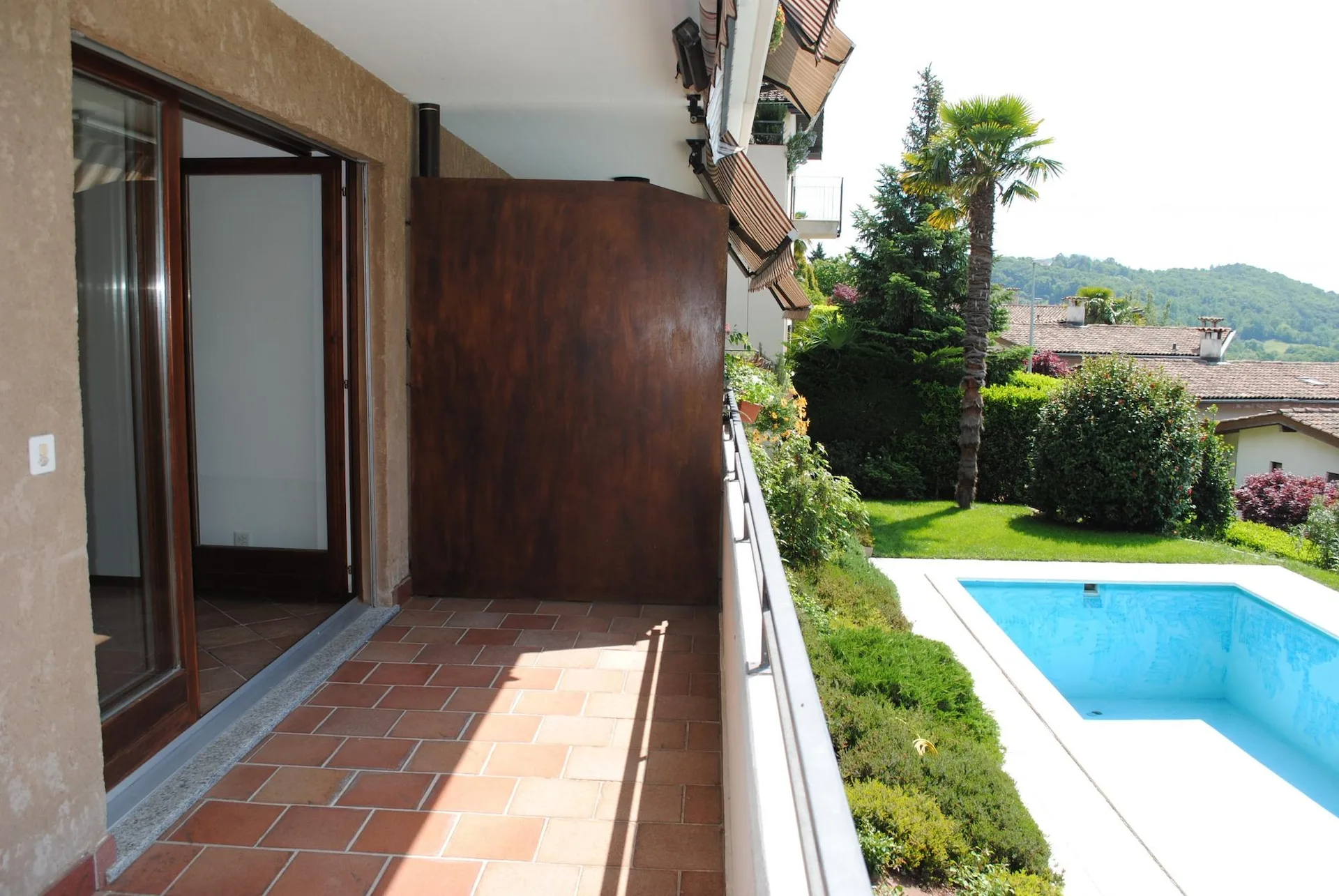 Komfortables 2.5-Zimmer-Apartment mit Terrasse in einer Residenz mit Pool in Comano