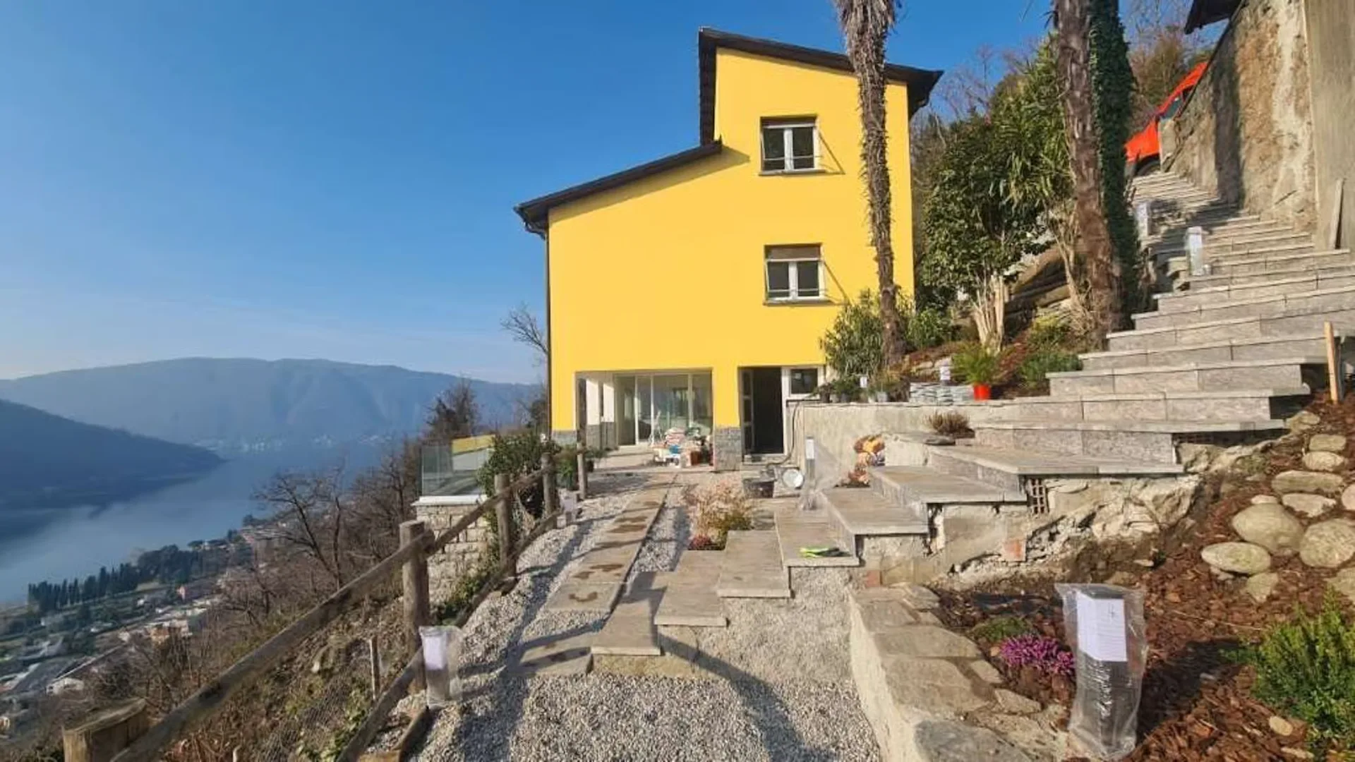 ROVIO: VILLA 6.5 ZIMMER PANORAMABLICK RENOVIERTE