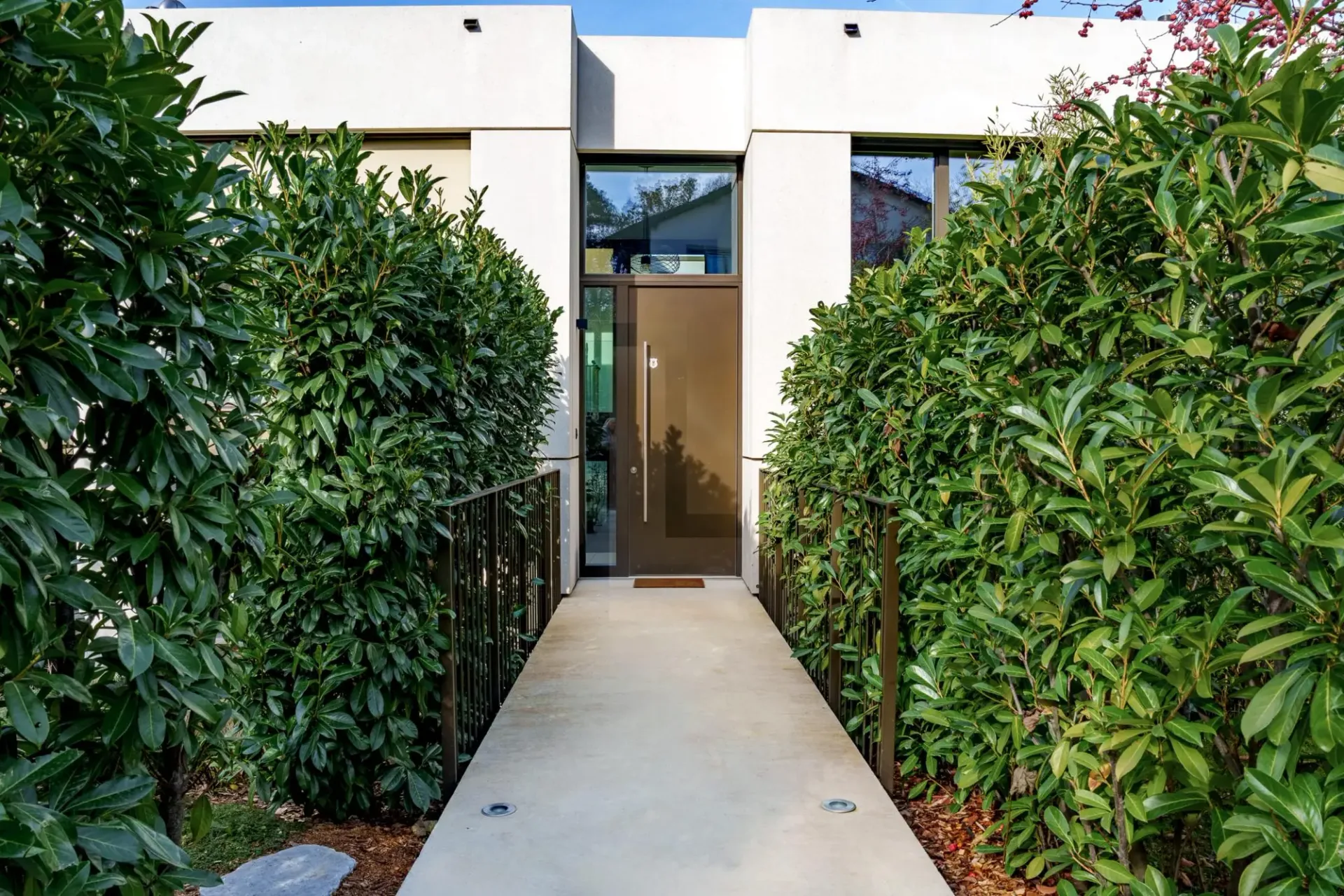 Exclusivité : Maison contemporaine clé en main avec vue lac