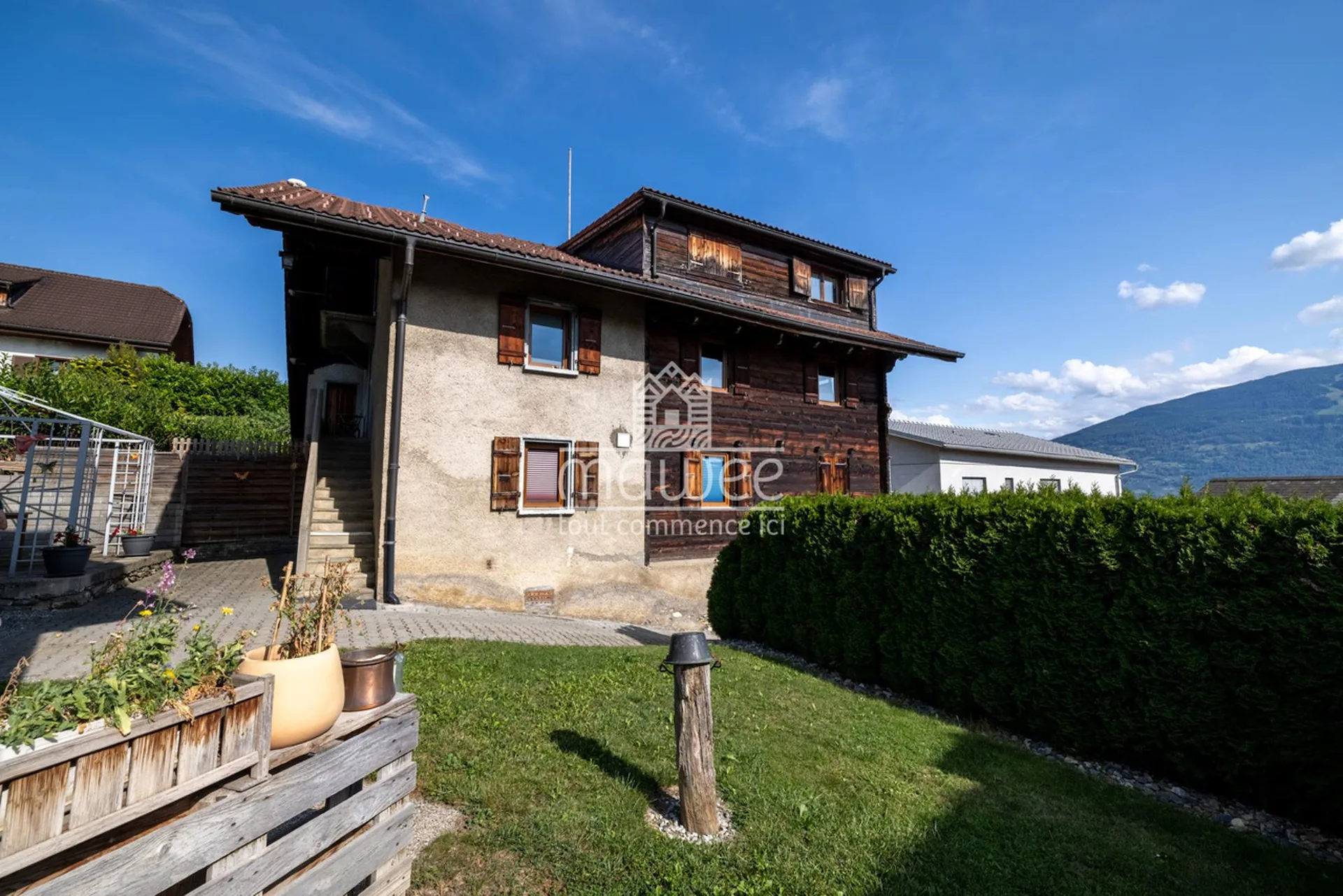 Chalet attaccato con annesso e grande potenziale a Granois