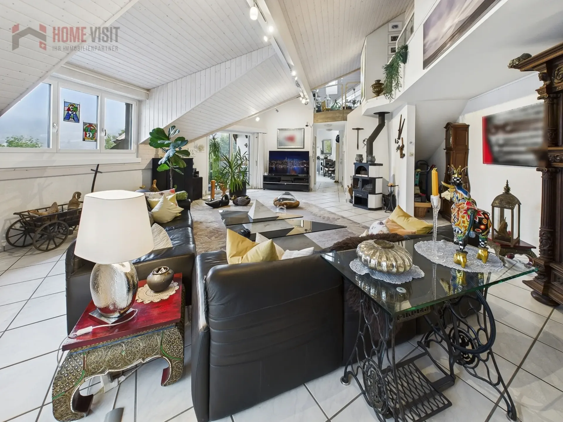 Dreamy maisonette apartment with charm, comfort, and a far-reaching view