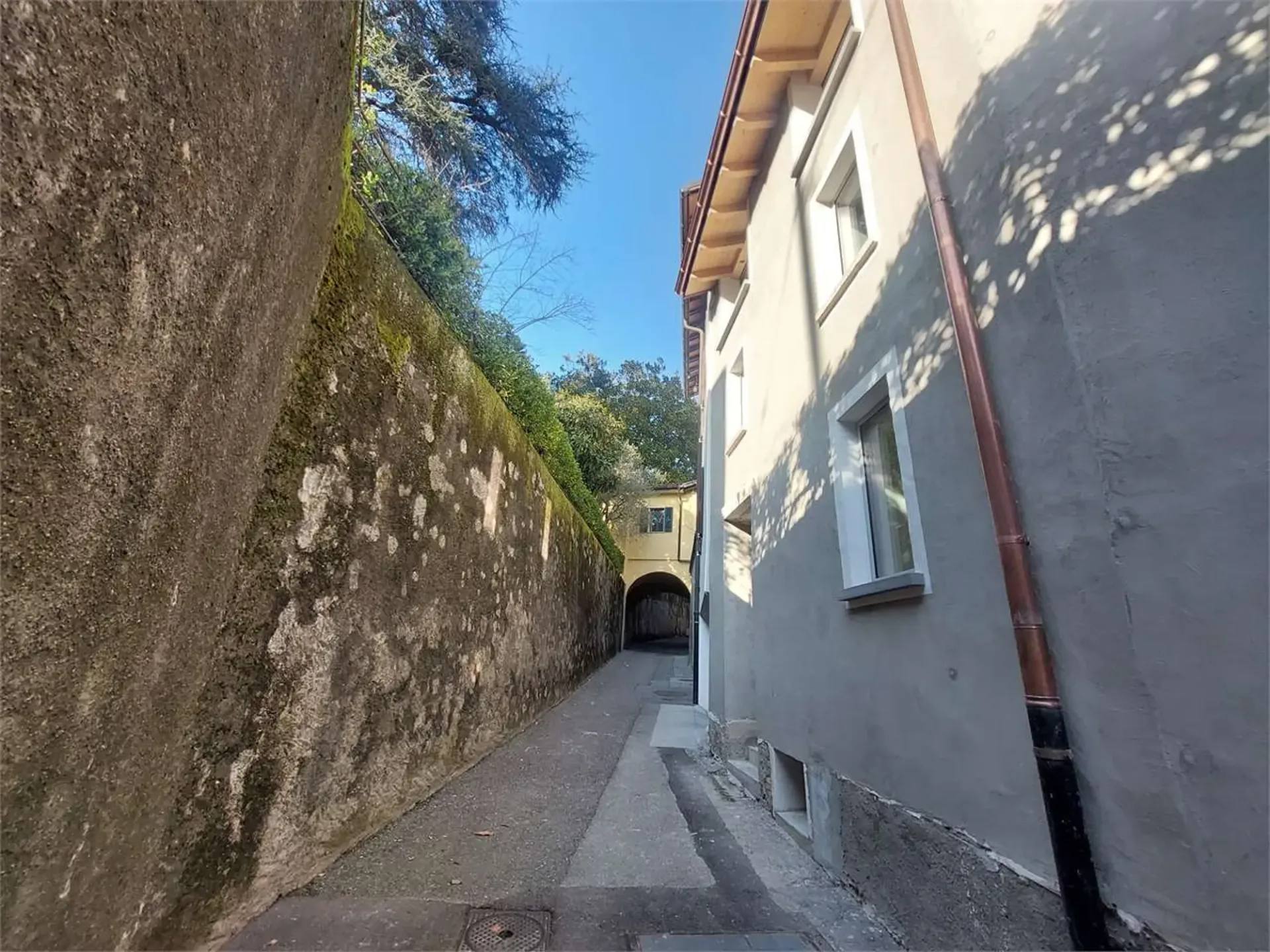Riva San Vitale, eigenständiges Haus im Zentrum 2575