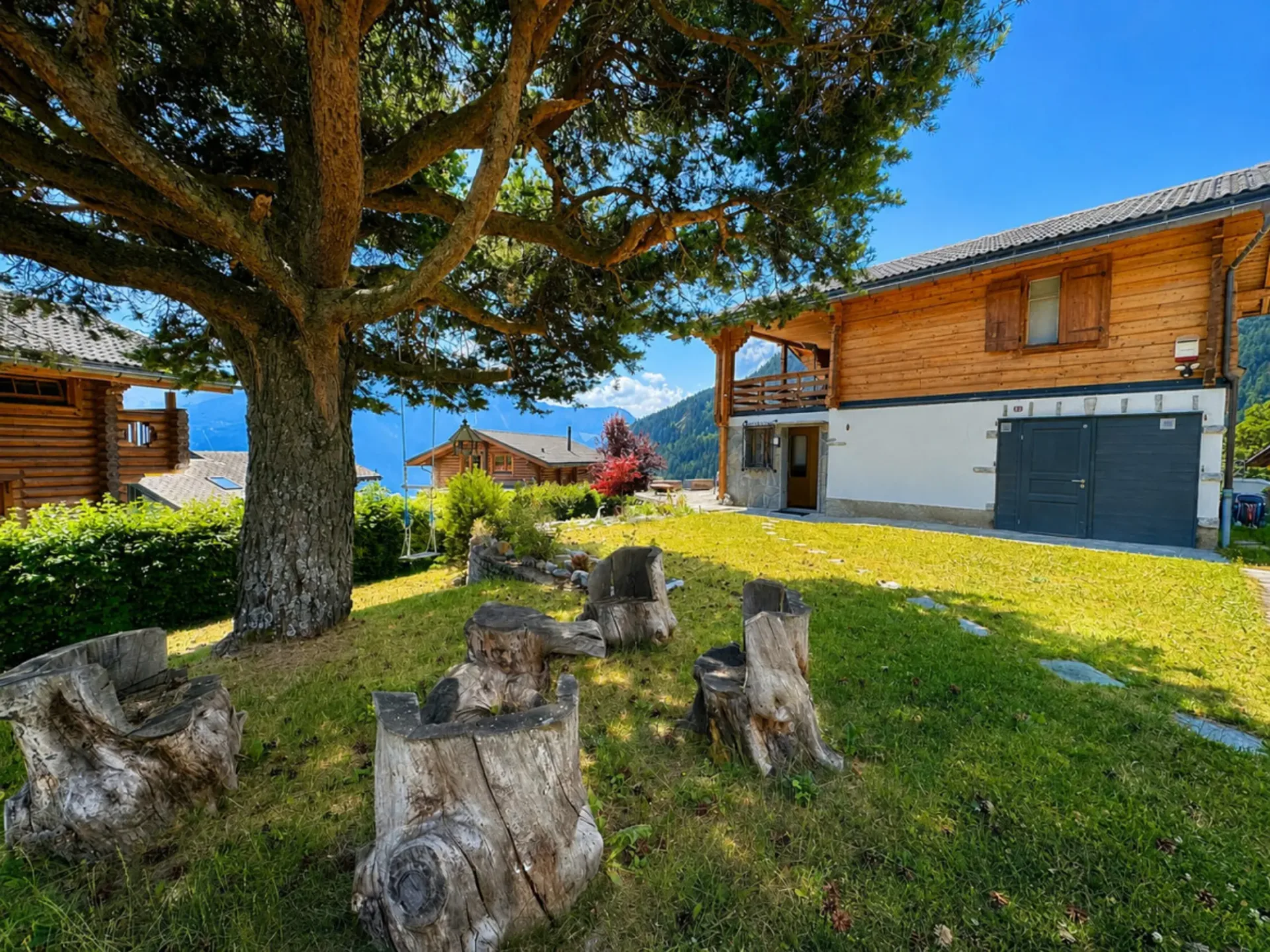 GROßARTIGES RENOVIERTE CHALET - ZWEITWOHNSITZ & VERKAUF AN AUSLÄNDER ERLAUBT