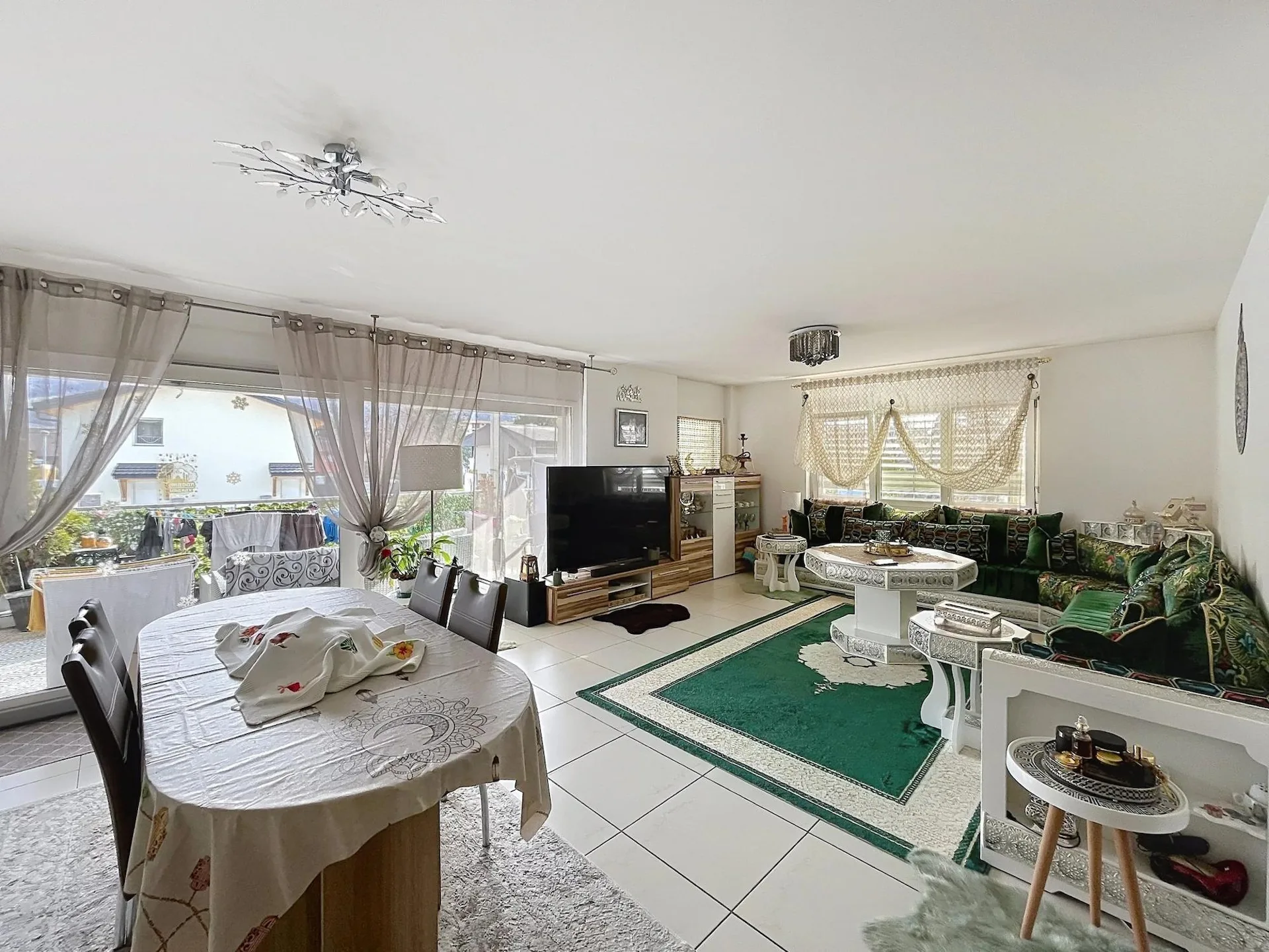 Spacieux 4.5 pièces avec grande terrasse et vue dégagée à Conthey
