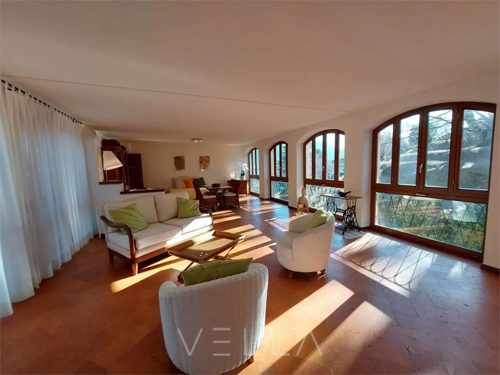 Zimmer in Montagnola, möbliertes Dachgeschoß mit Seeblick