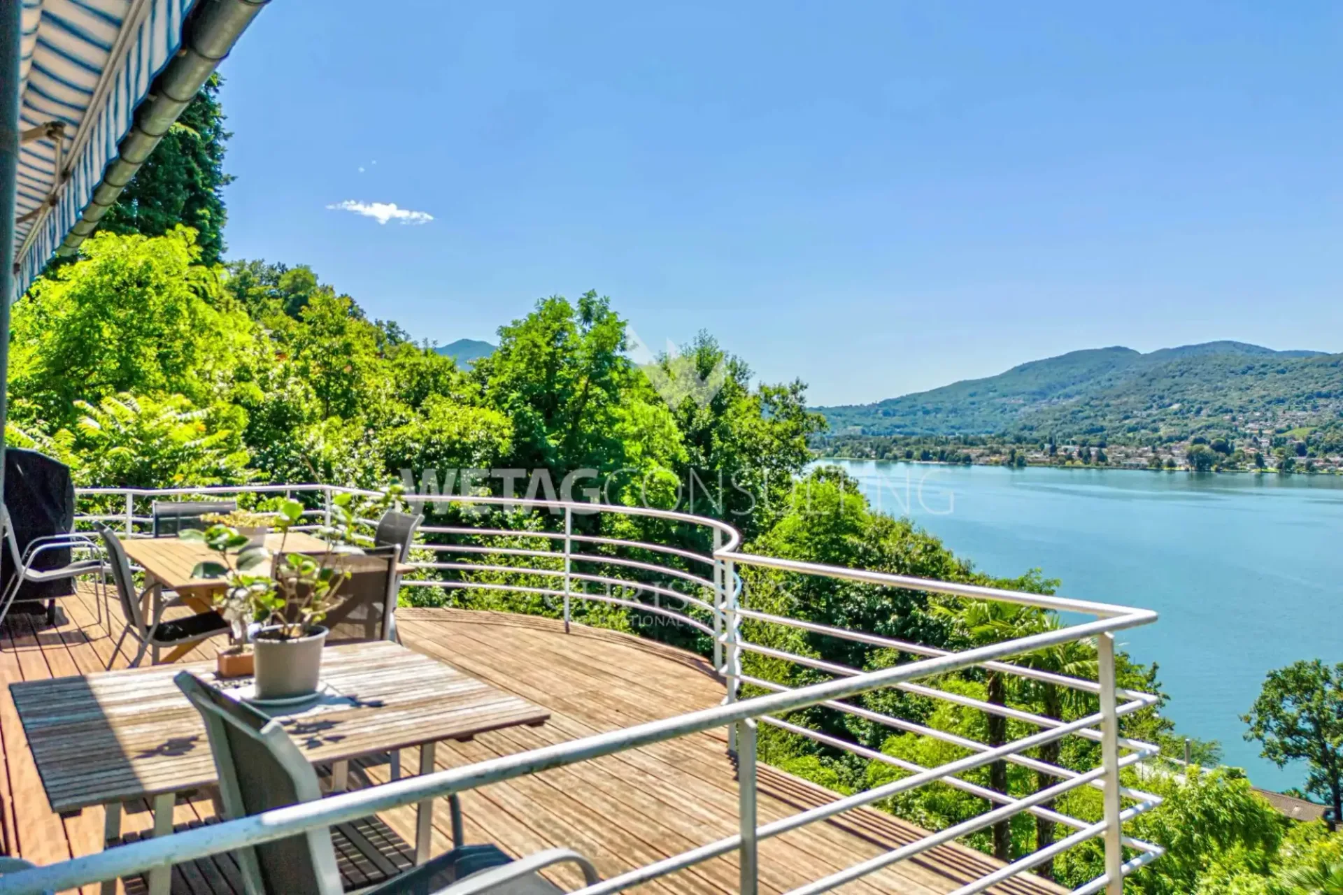 Charmante Kleinvilla mit Aussenpool, Seeblick in Montagnola zu verkaufen