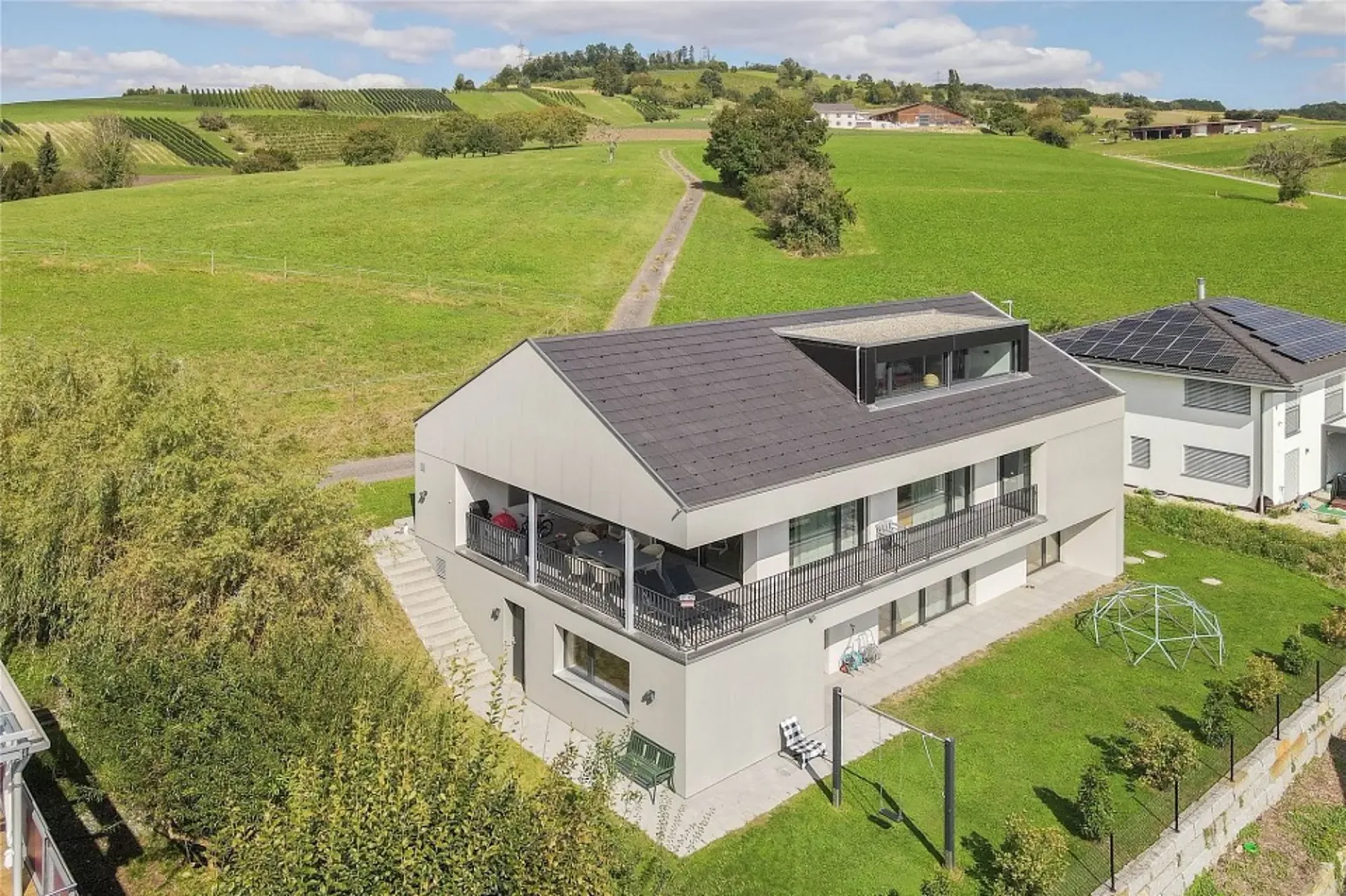 Architecture in its most beautiful form: Stylish single-family house in top location