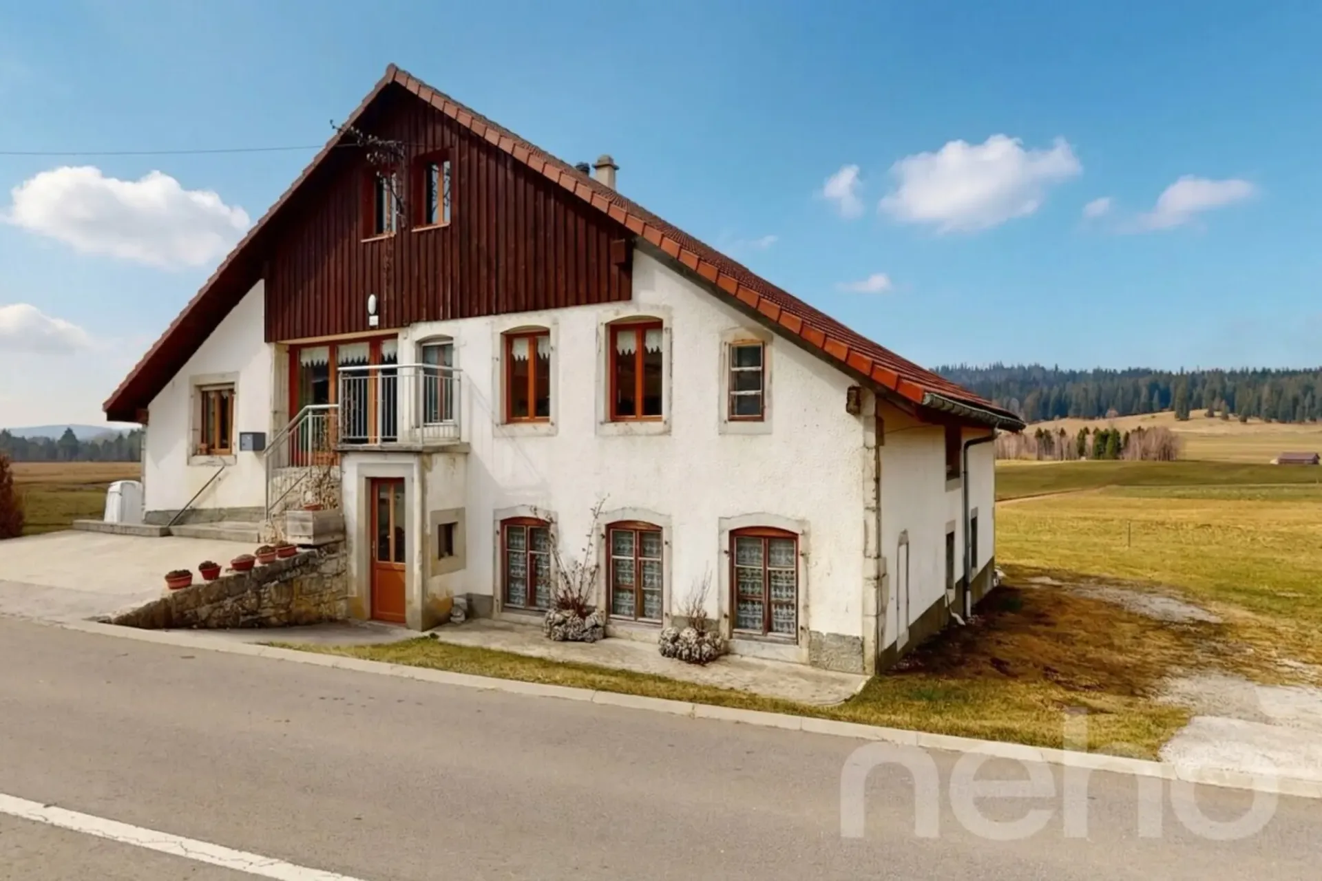 Maison de 380 m² avec vue montagnes et fort potentiel de rendement