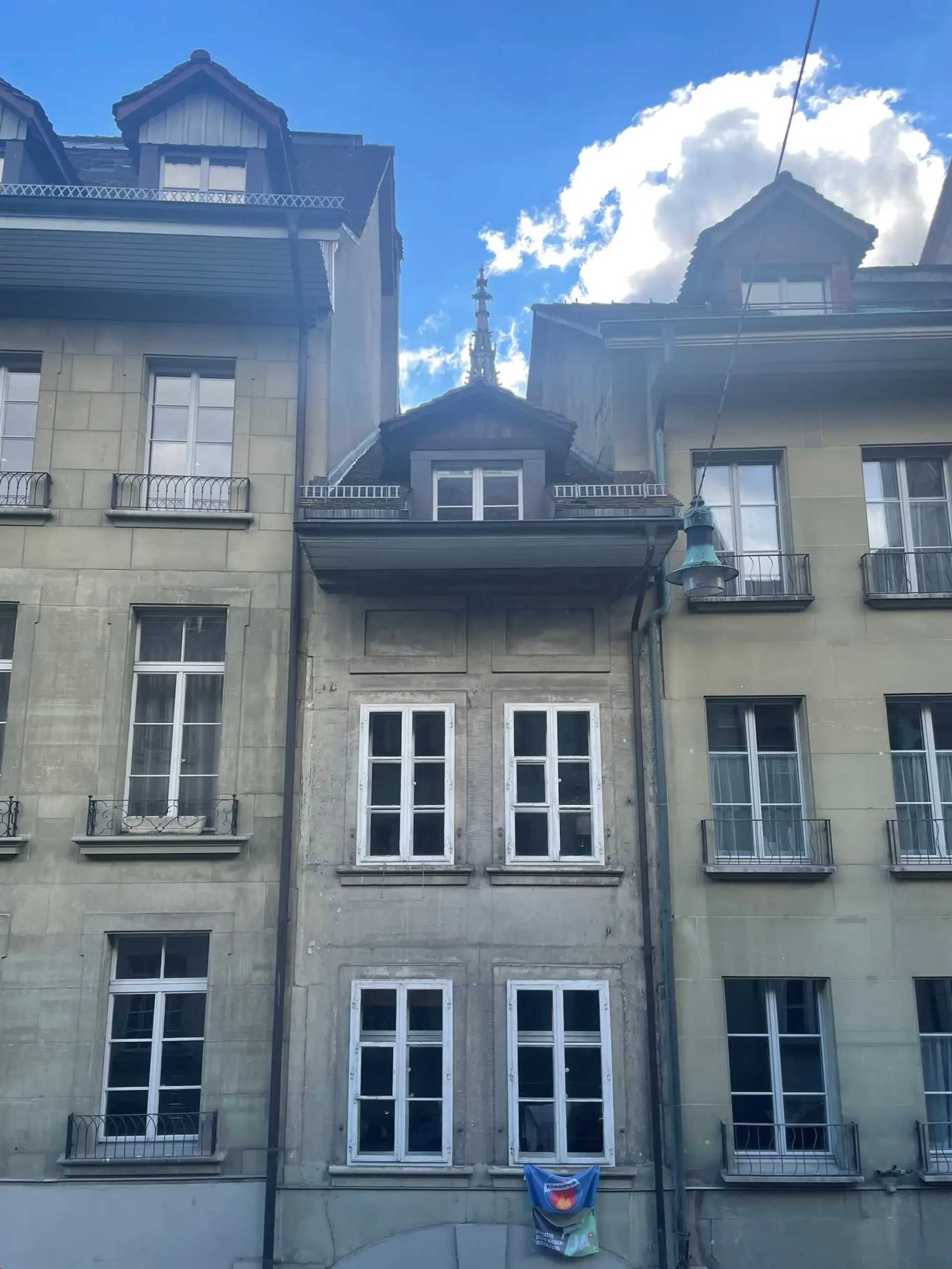 3-Bedroom Old Town Apartment