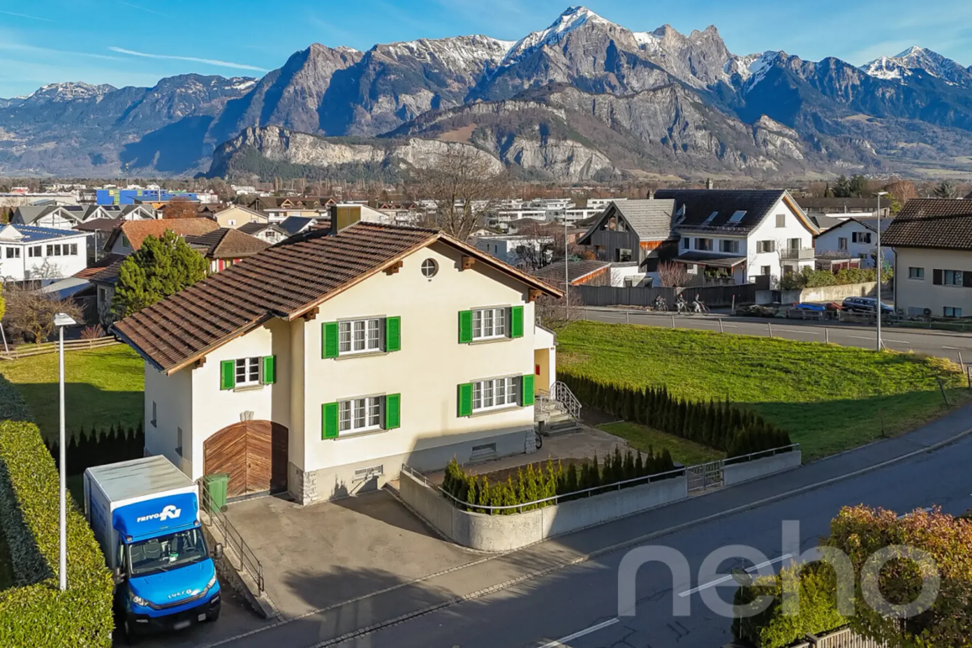 Freistehendes 6.5 Zimmer Einfamilienhaus mit Garten in Wangs