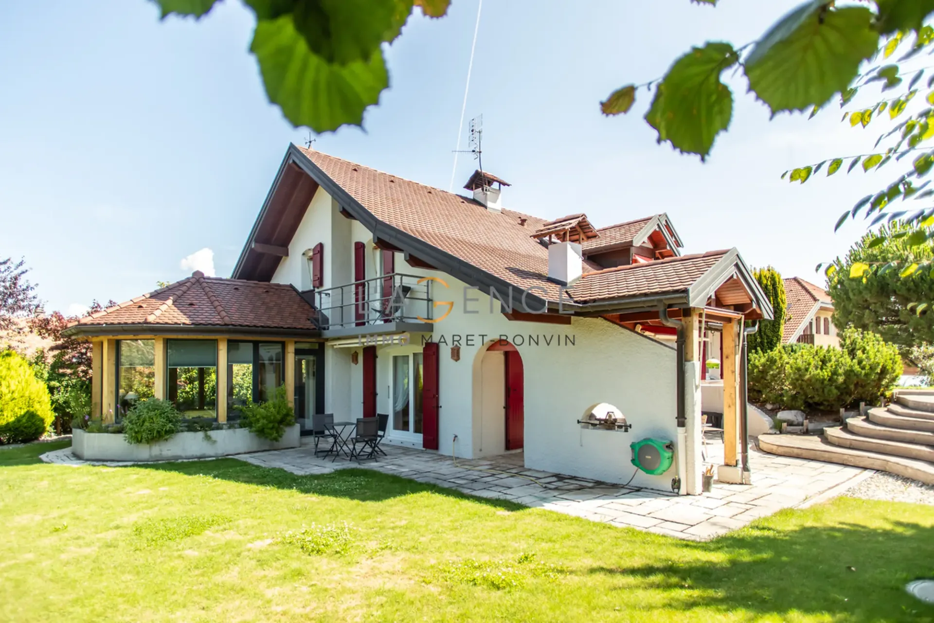 Neuvecelle - Haus mit 8 Zimmern, 189M2