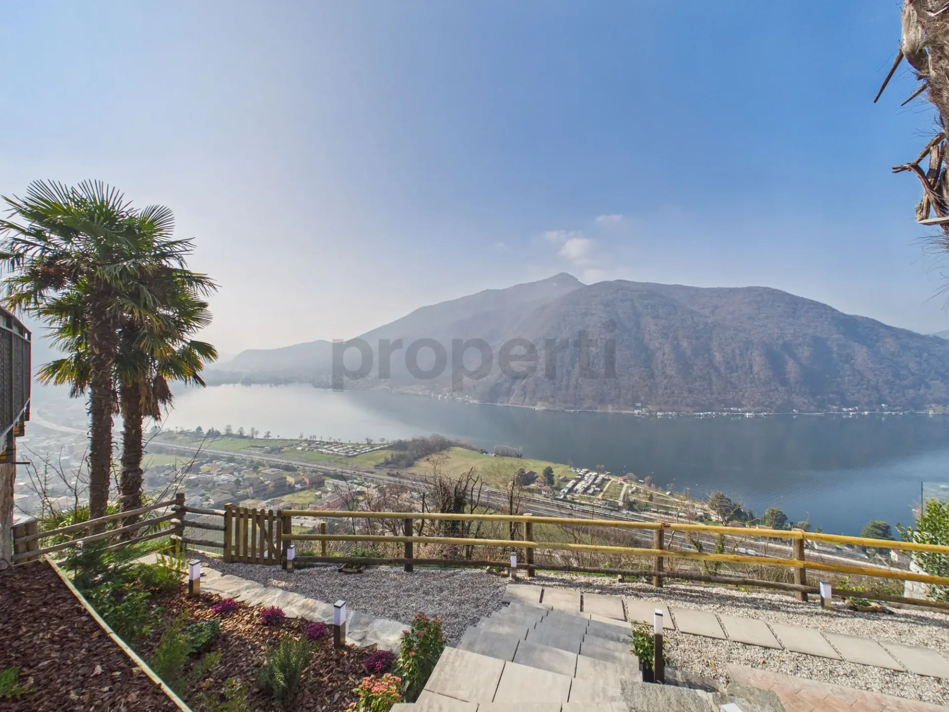 Villa moderne de 5 pièces avec vue à couper le souffle, Val Mara-Rovio