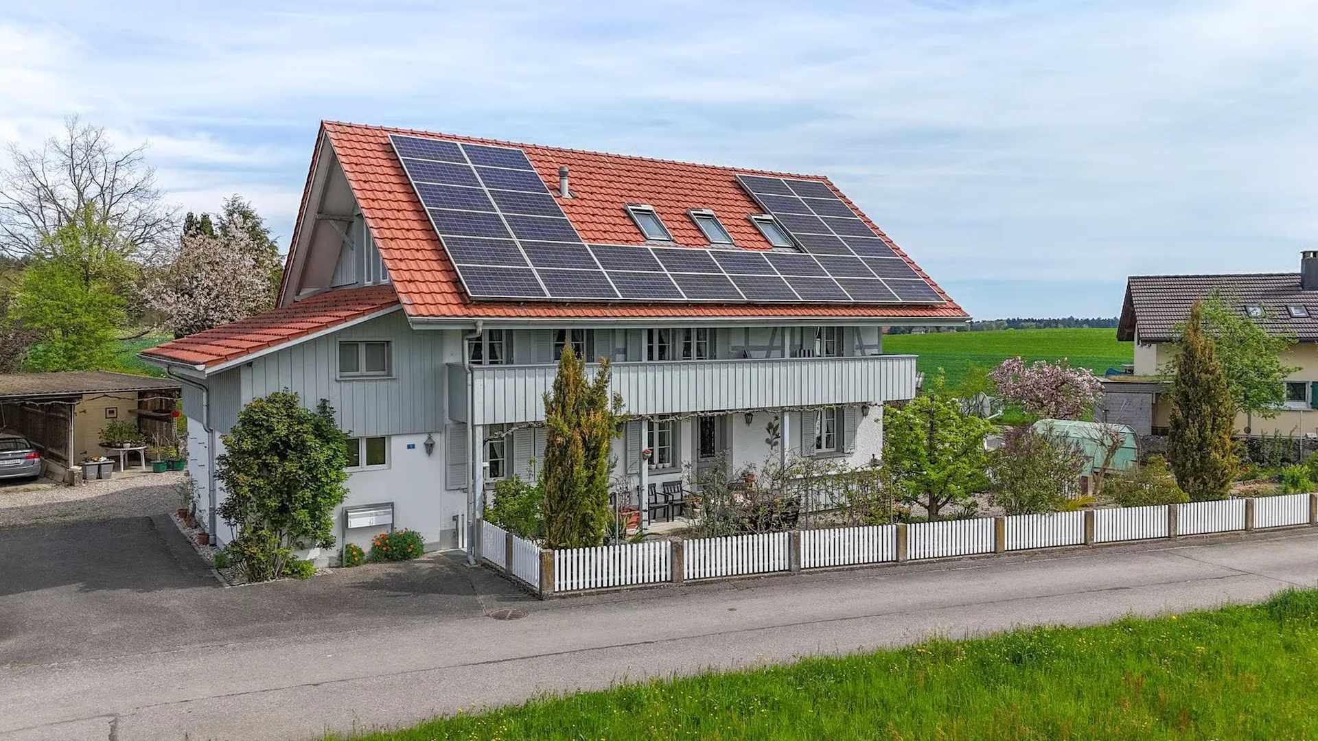 Exklusives Wohnkonzept mit Gartenidylle und maximaler Flexibilität