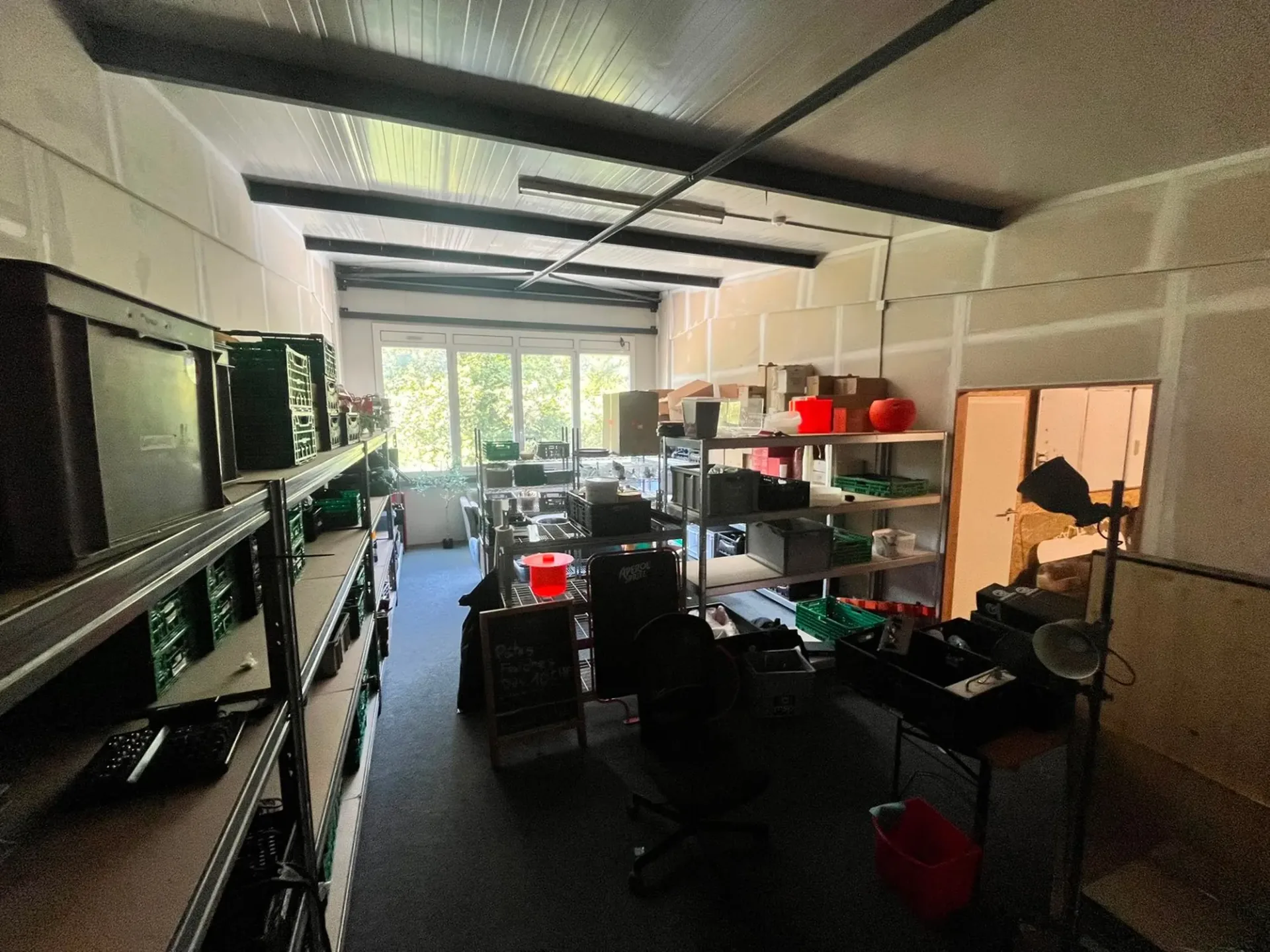 Locale commerciale di 110 m² su due livelli – Ideale per la tua attività