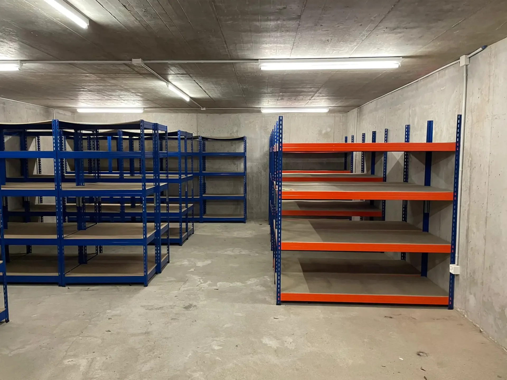 Magazzino 52.3 m2 nel centro di Ginevra