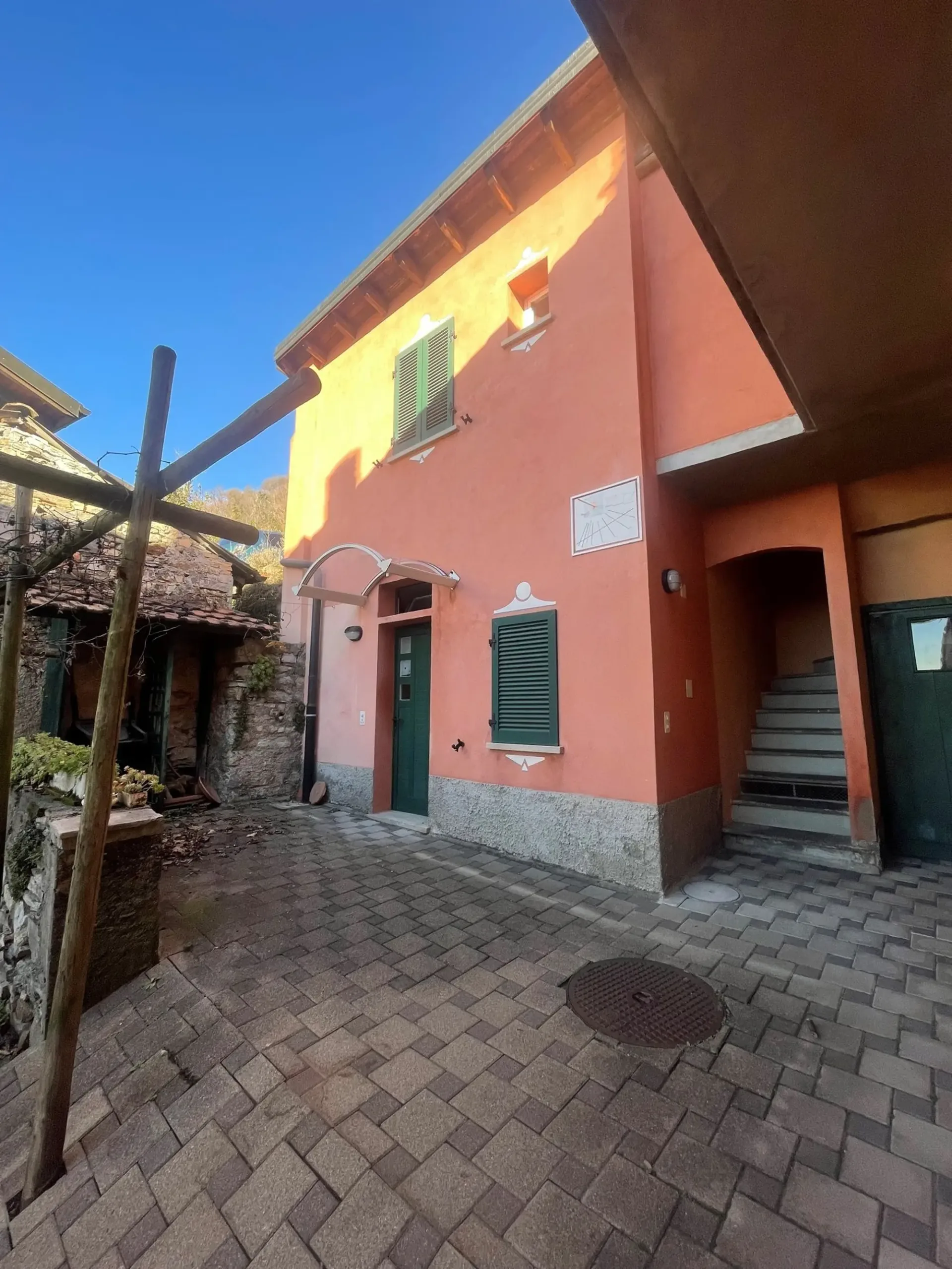 Sonniges Zweizimmerapartment im Erdgeschoss in Somazzo