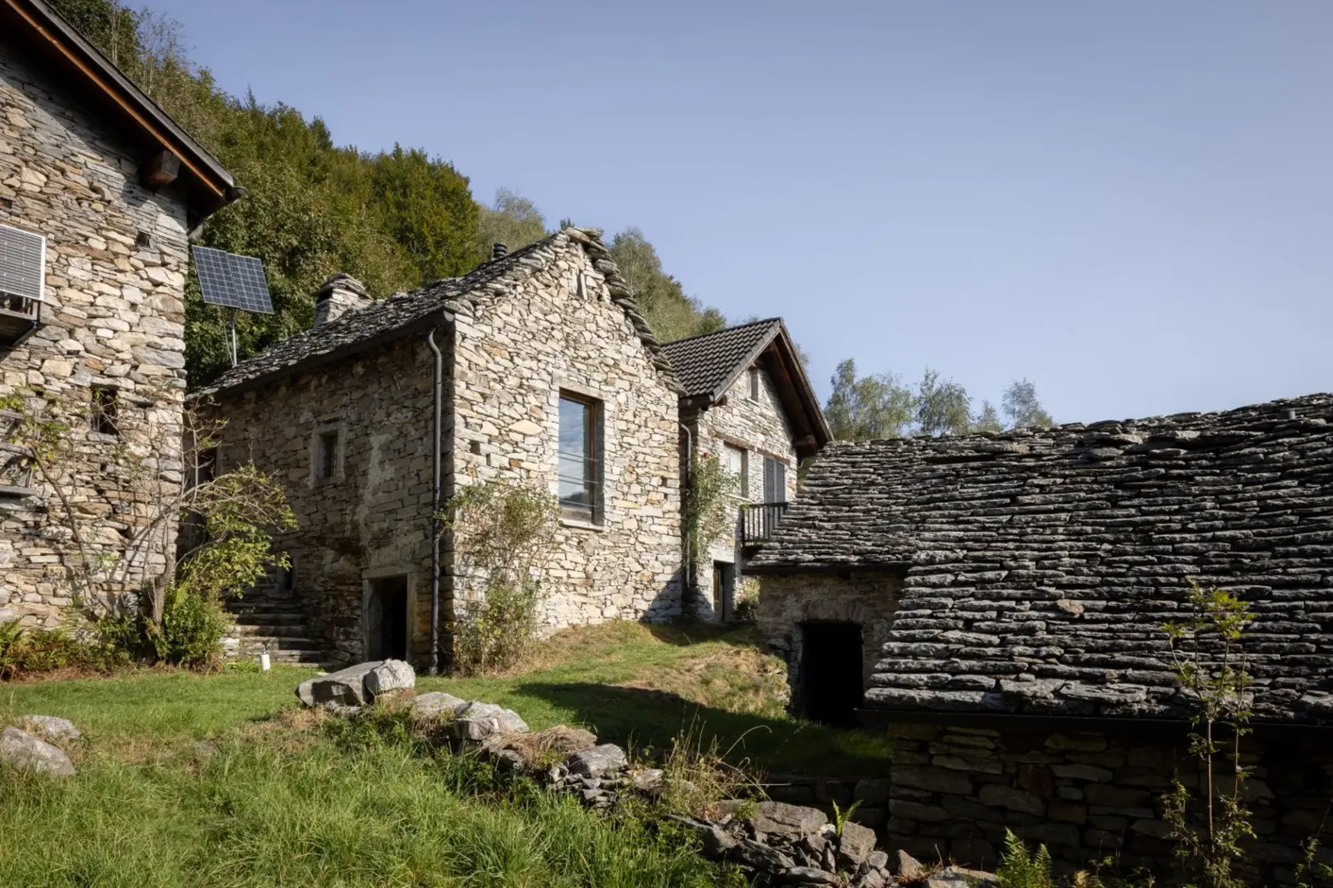 Einzigartige Rustici - warten auf dem Monte Comino auf Sie!