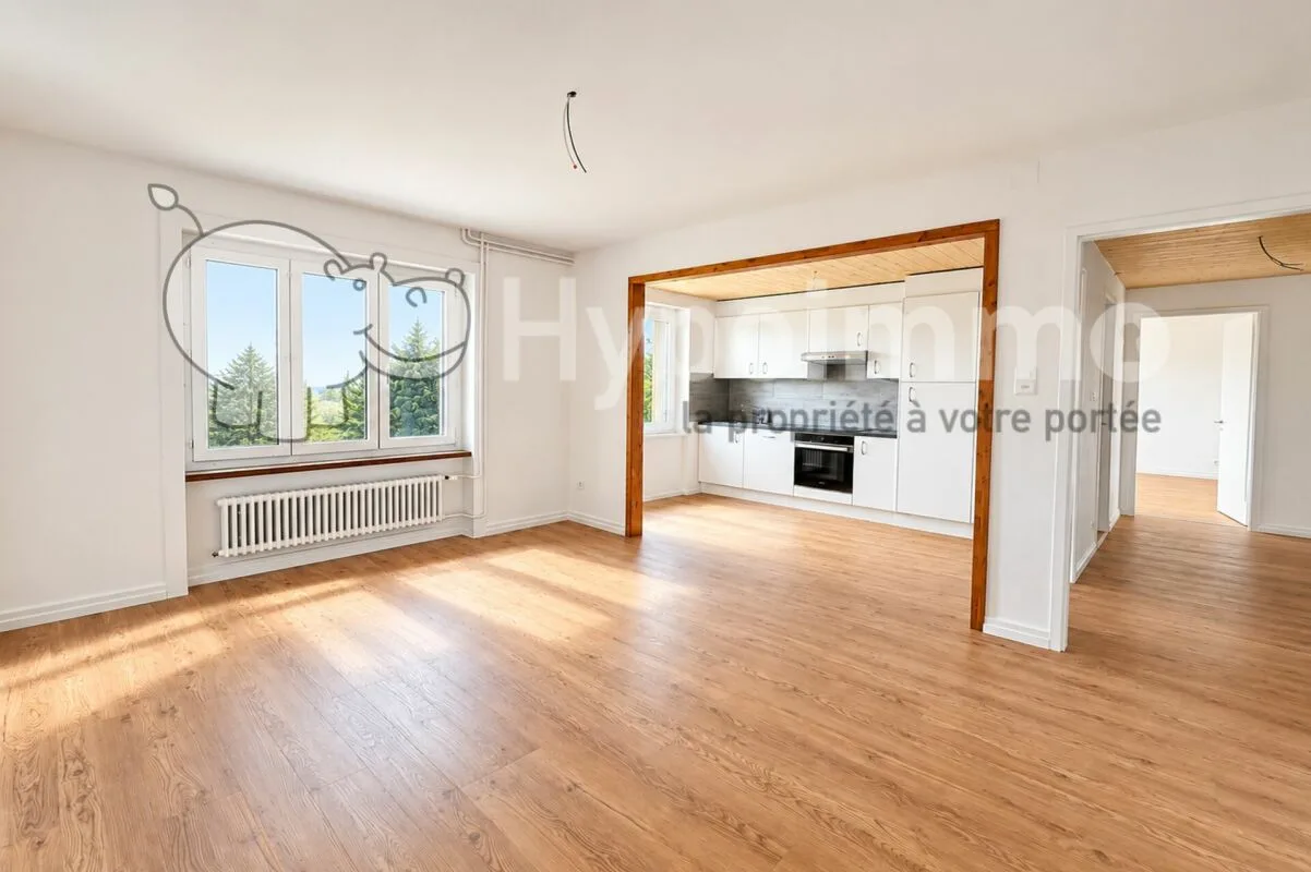 Wohnung mit 2.5 Zimmern komplett renoviert