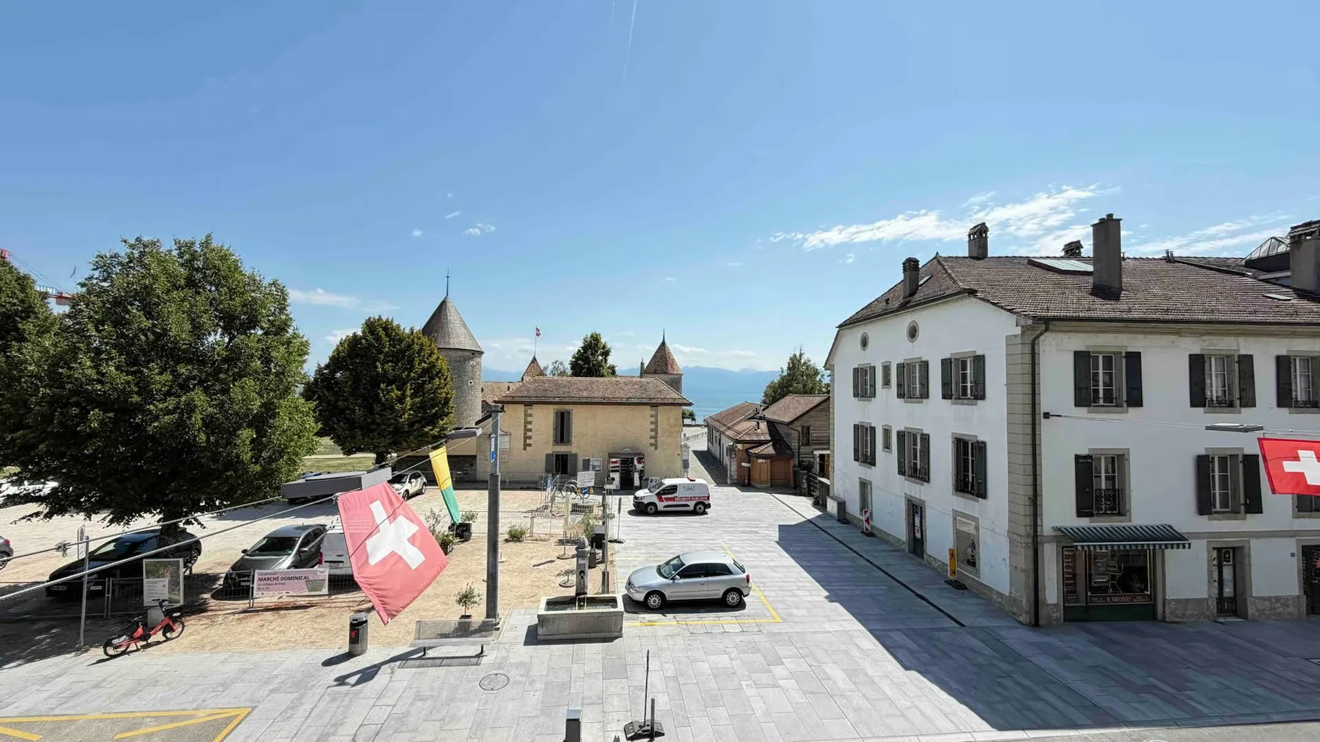 Historisches Duplex im Herzen von Rolle — Schloss- und Seeaussicht, privater Garten