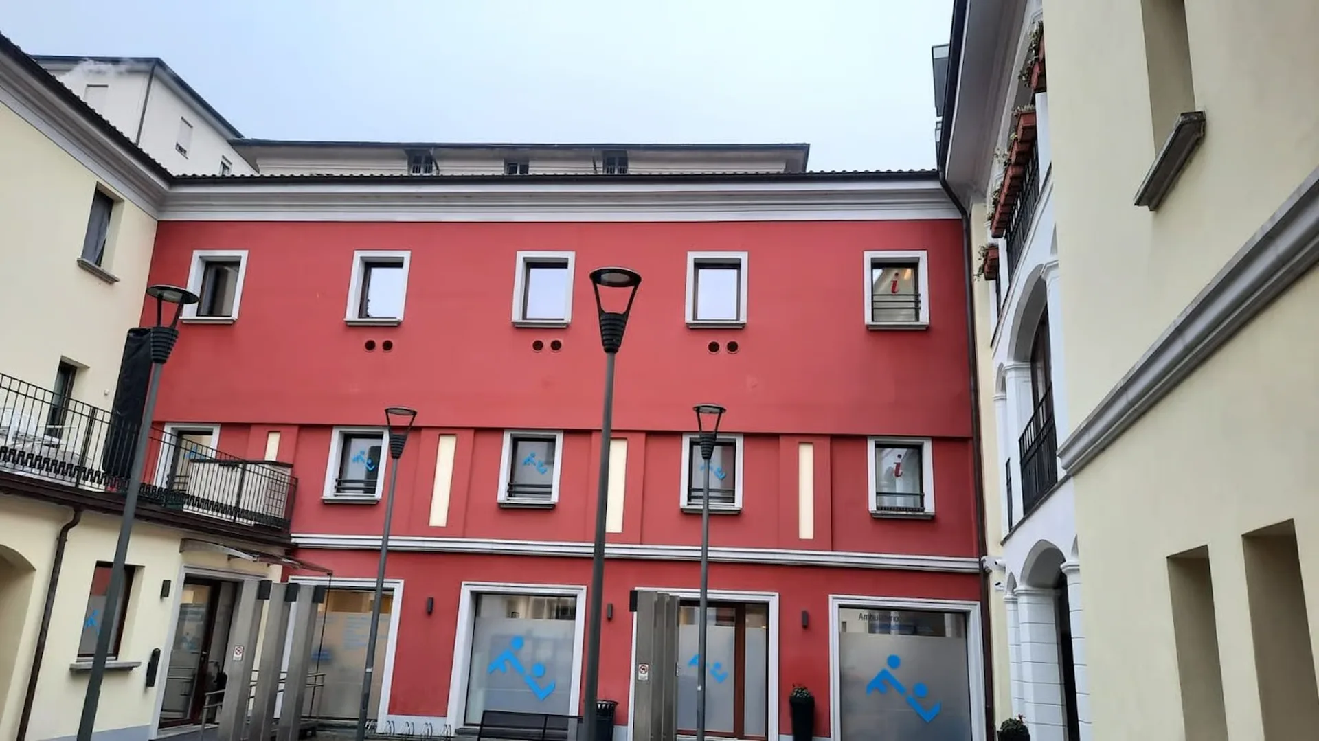 Modernes Büro mit 3,5 Zimmern zur Miete in Chiasso