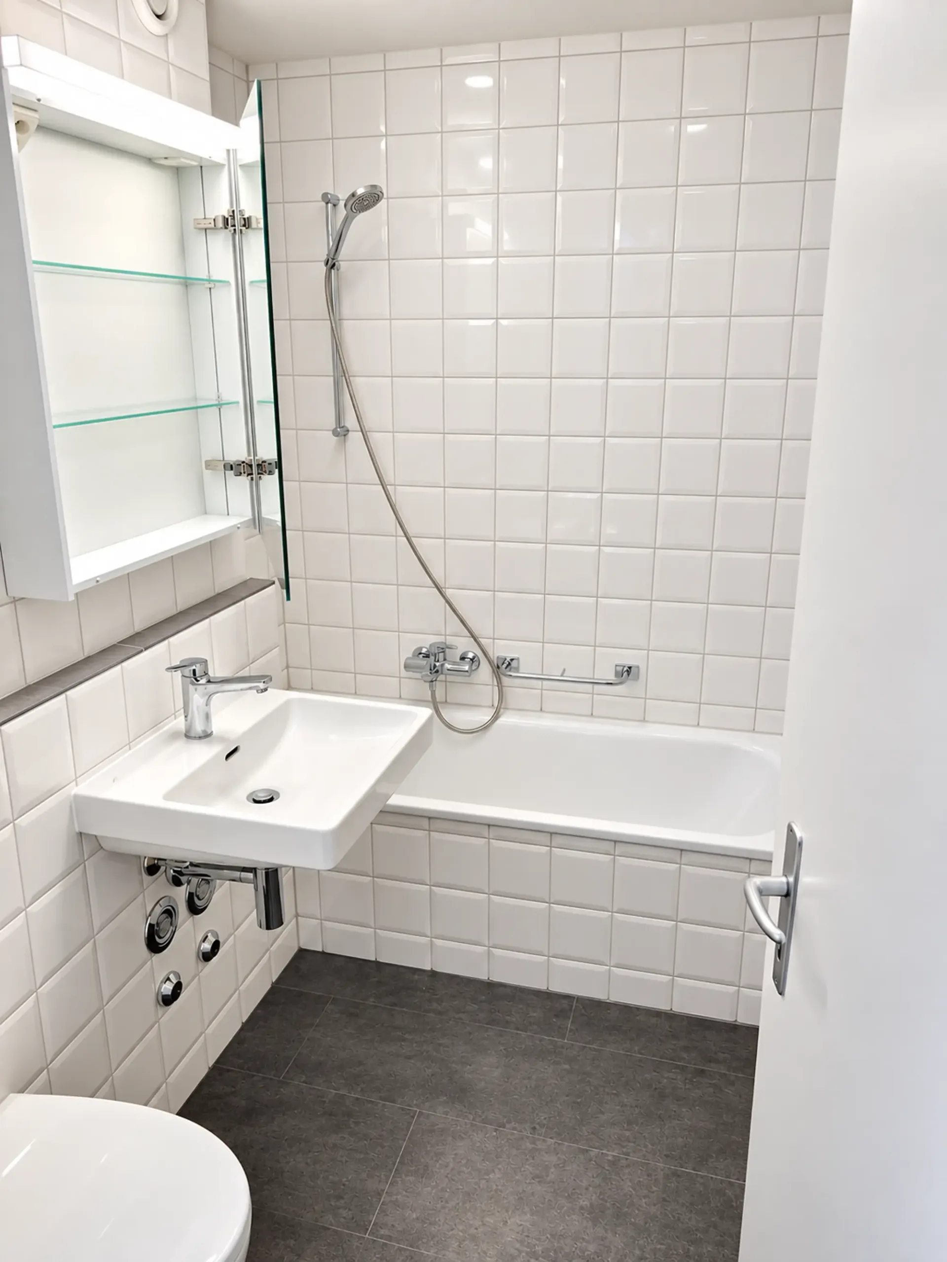 Bright 1-room apartment with covered balcony in Basel