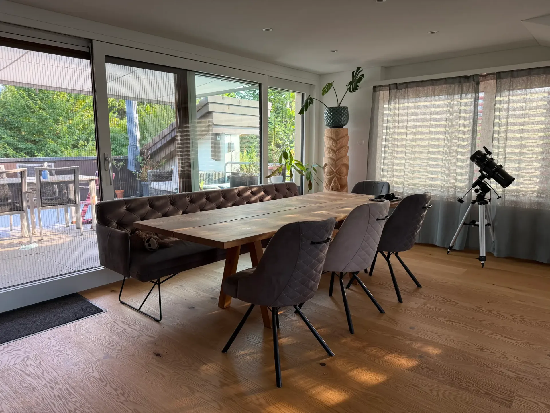 3½ ZIMMER-DACHWOHNUNG IN UNTERÄGERI (ZG), MÖBLIERT, TEMPORÄR