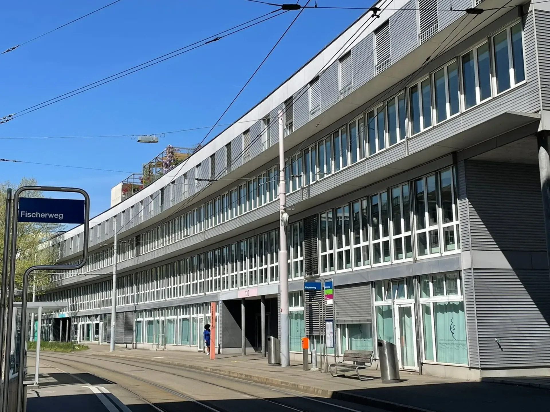 Nuova ristrutturazione completa con ventilazione/raffreddamento direttamente sul Limmat