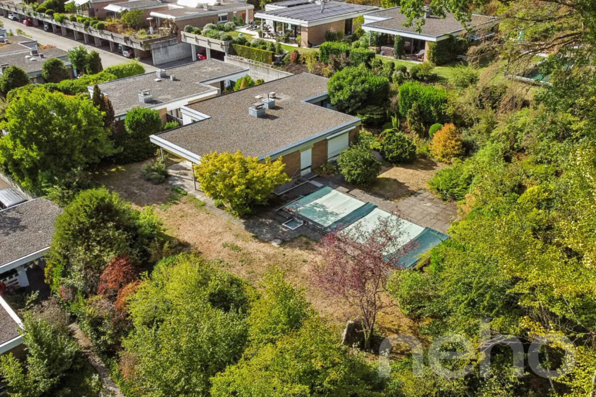 Einfamilienhaus mit Pool an privilegierter Aussichtslage