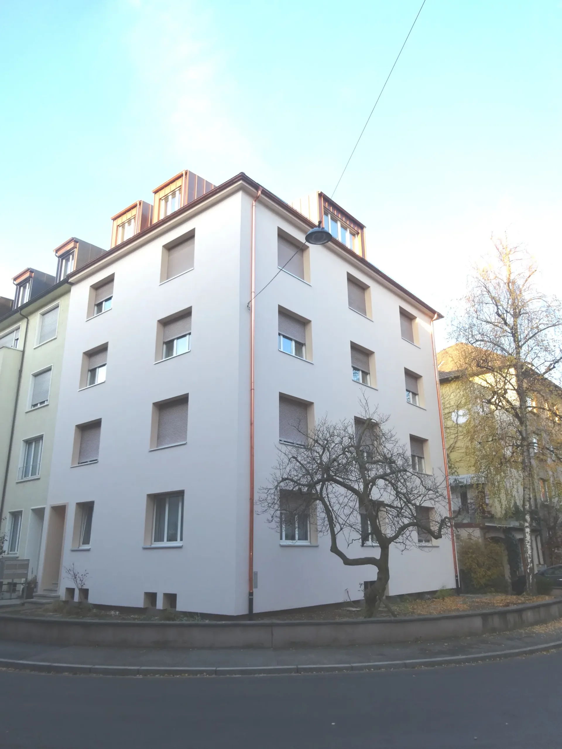 ATTRAKTIVE 4.5 ZIMMER WOHNUNG AN ZENTRALER LAGE