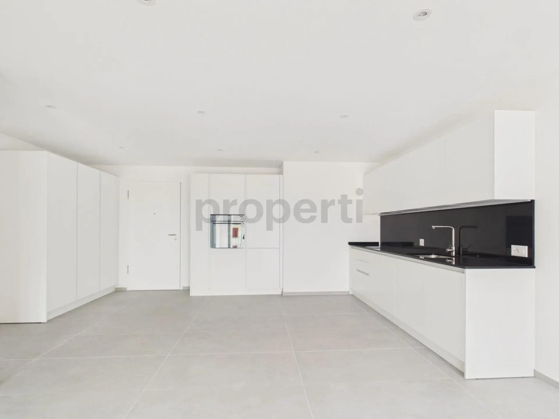 Moderne 2.5-Zimmer-Wohnung mit Keller und Parkplatz, Biasca