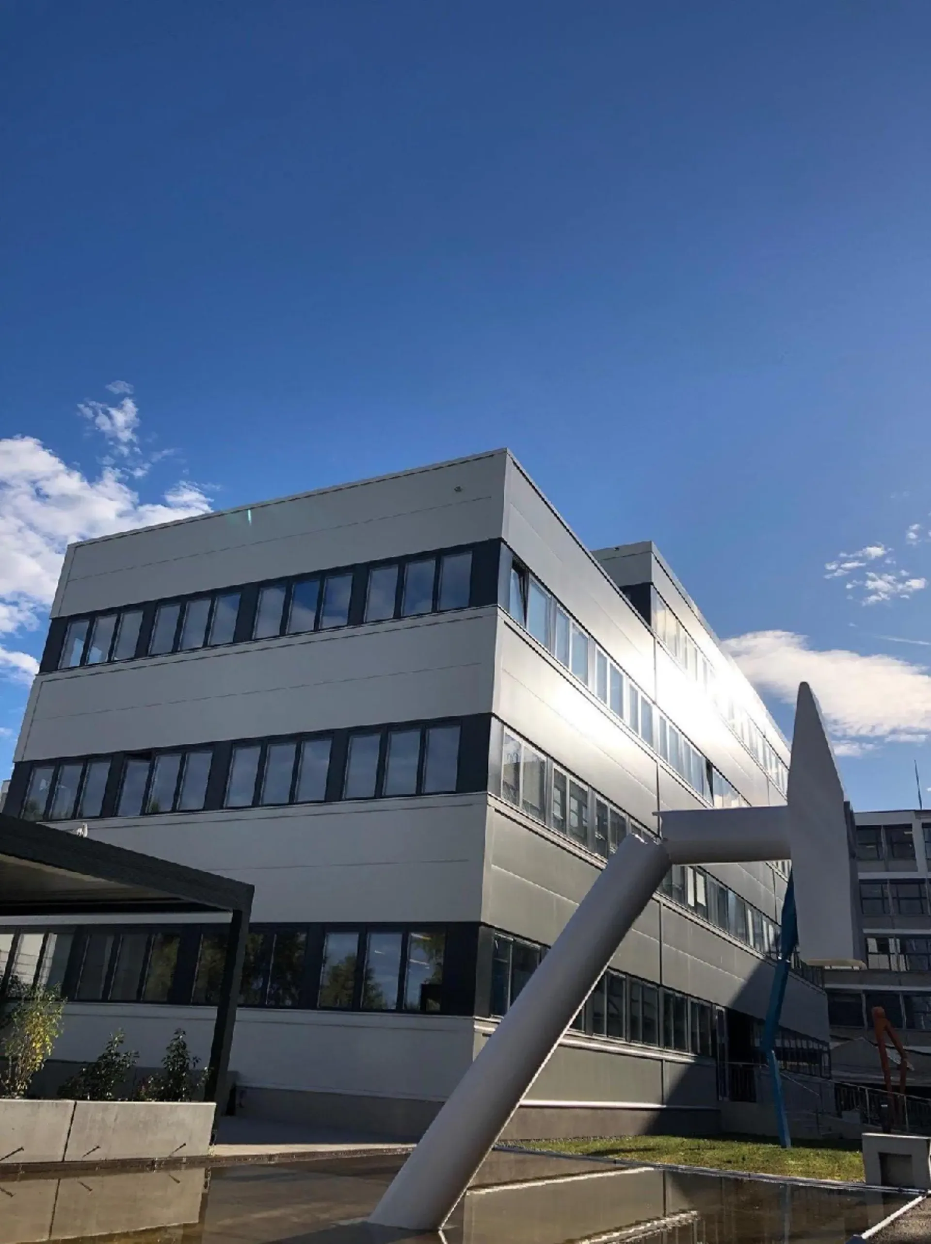 Arbeiten auf dem ZIK-Areal - modernes, helles Büro mit Seeblick