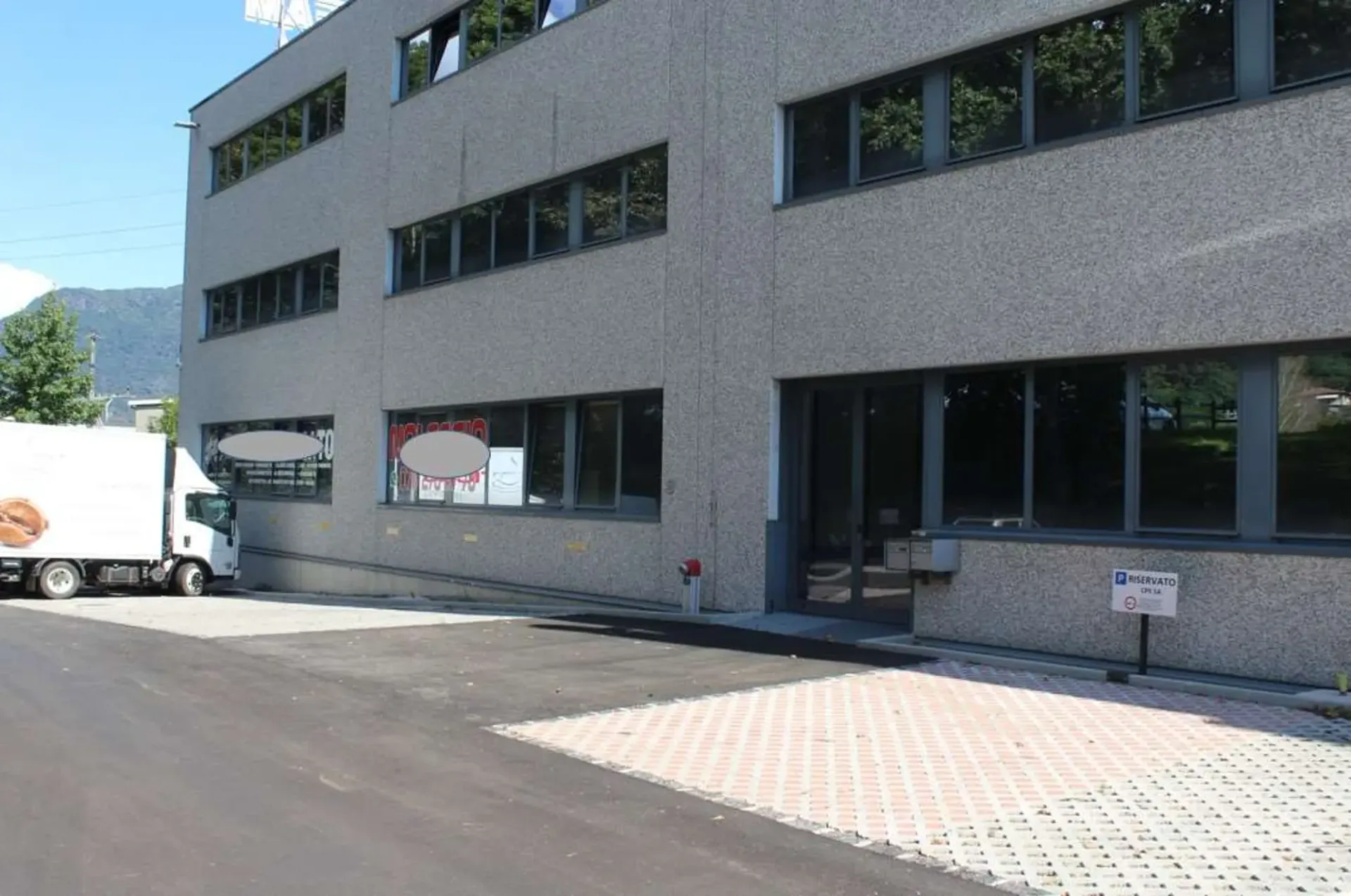 Helles Gewerberaum Büro Handwerk