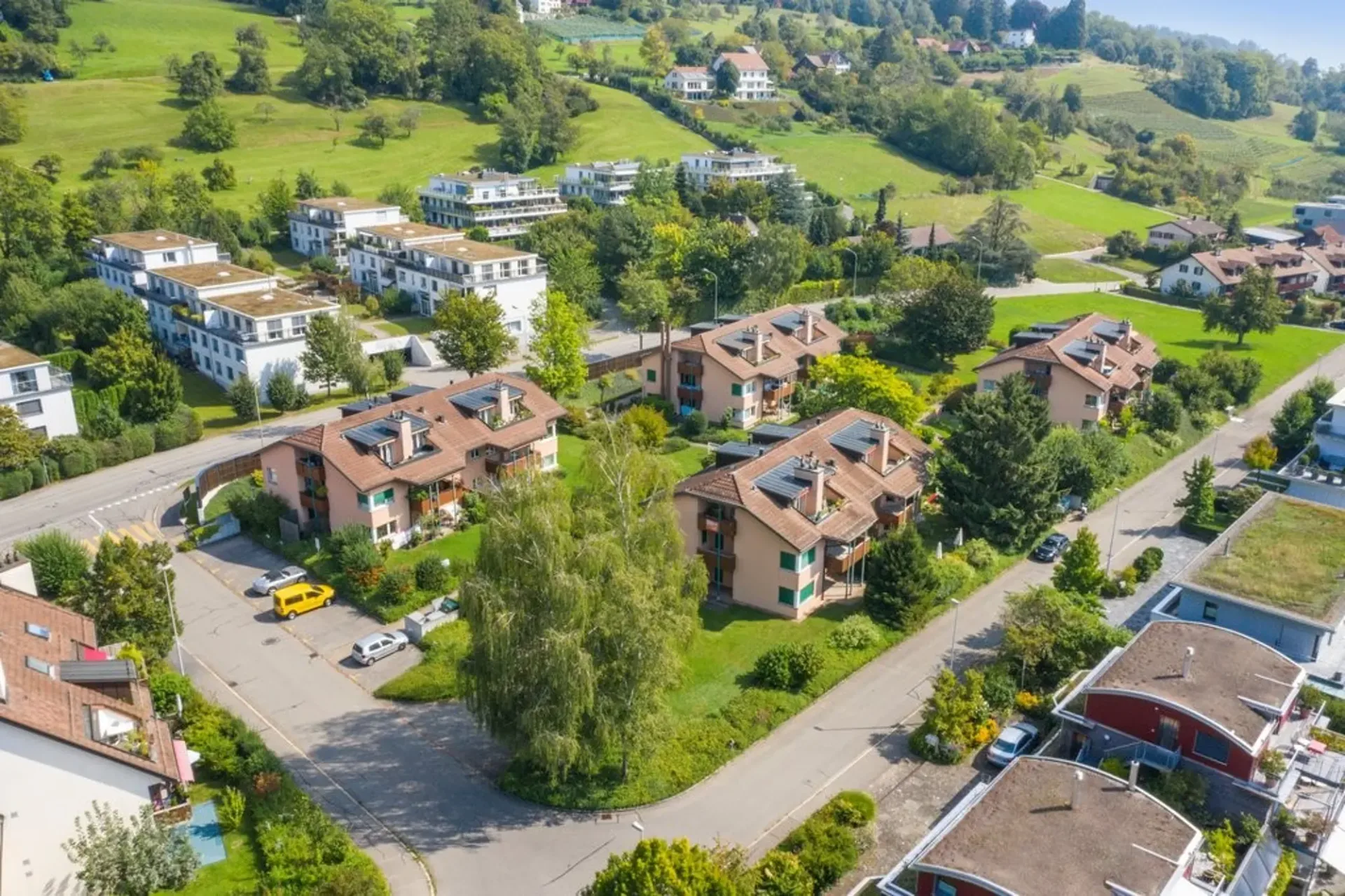 Einstellplatz in Männedorf zu vermieten!