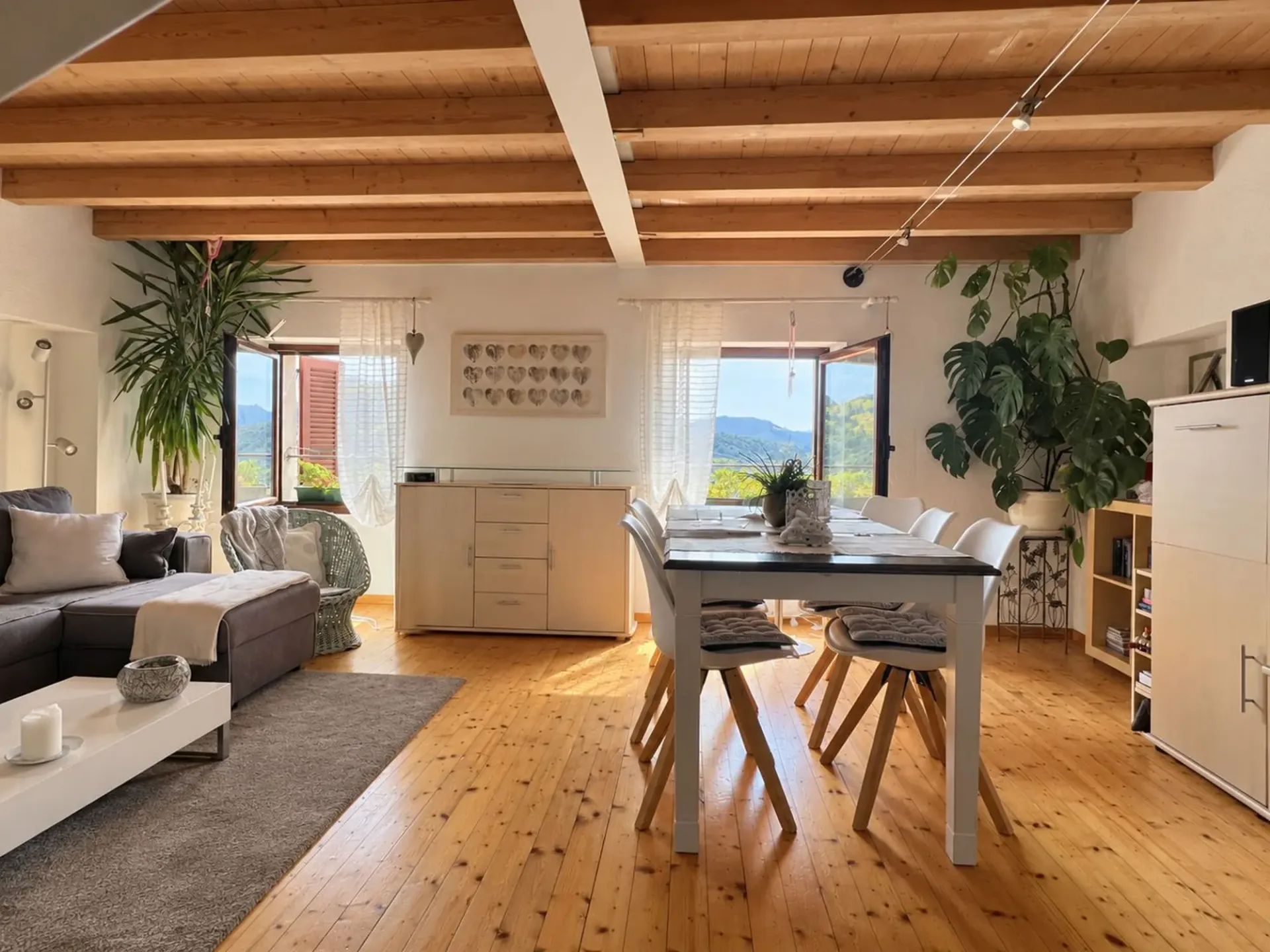 Maison mitoyenne charmante avec vue sur les montagnes