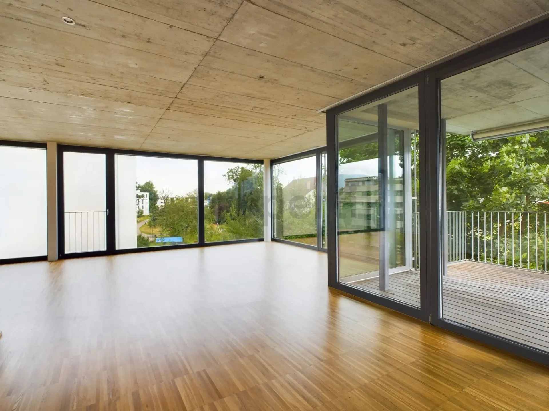 Covered terrace and Minergie comfort, private laundry tower and parking space