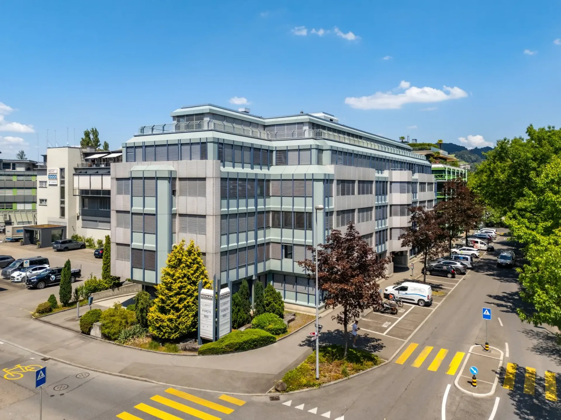 2293m2 Office Space in Condominium Ownership on Luzern's Alpine Quay