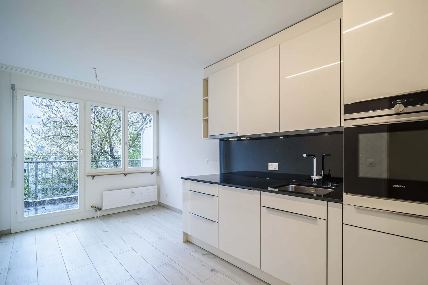 Living above Basel: Renovated 2.5-room apartment with terrace