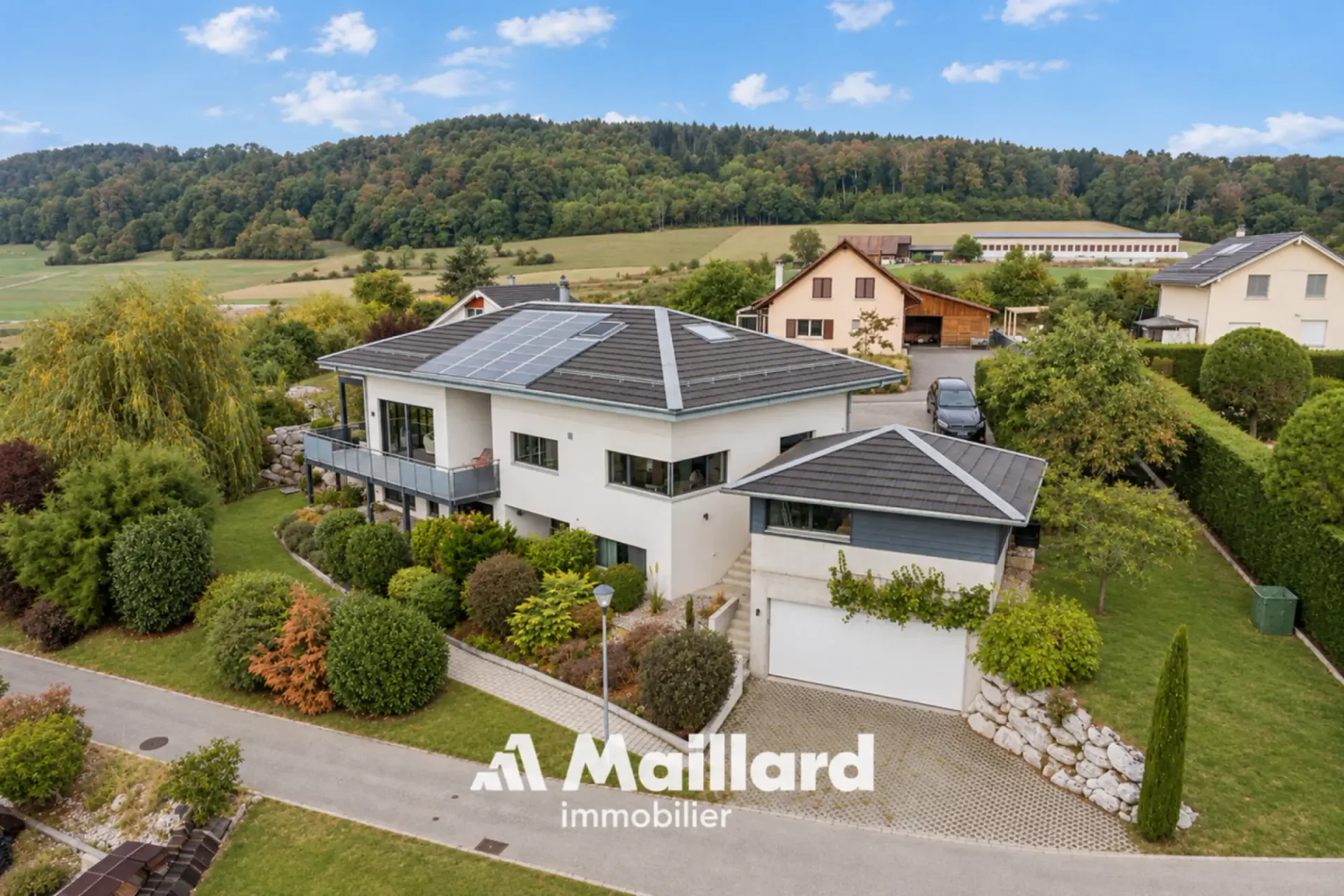 Einzigartige Villa mit 180° Blick auf die Broyeebene