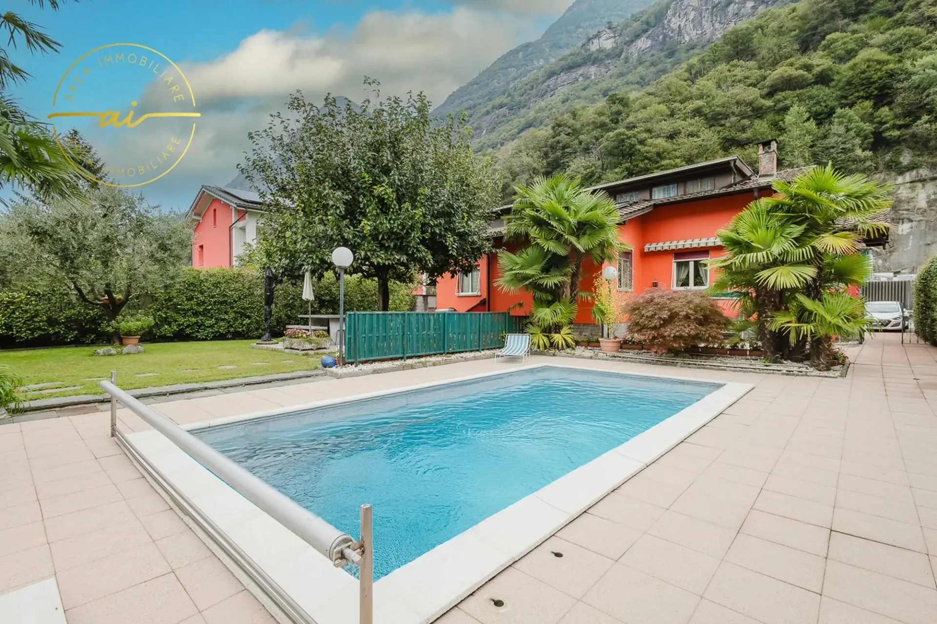 Einfamilienhaus mit Garten und Pool in Cresciano