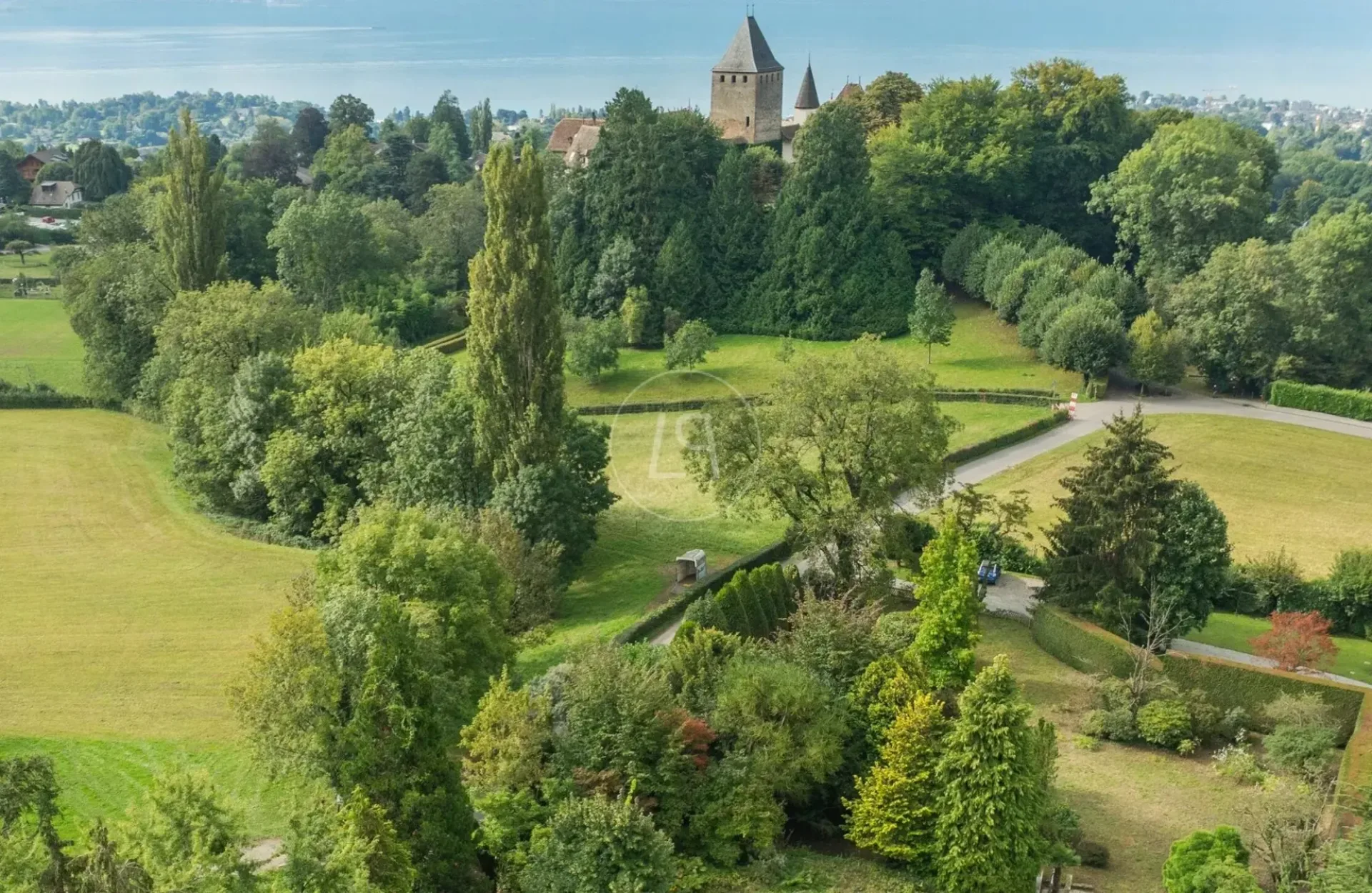 Schönes bebaubares Grundstück mit Aussicht in Saint-Légier