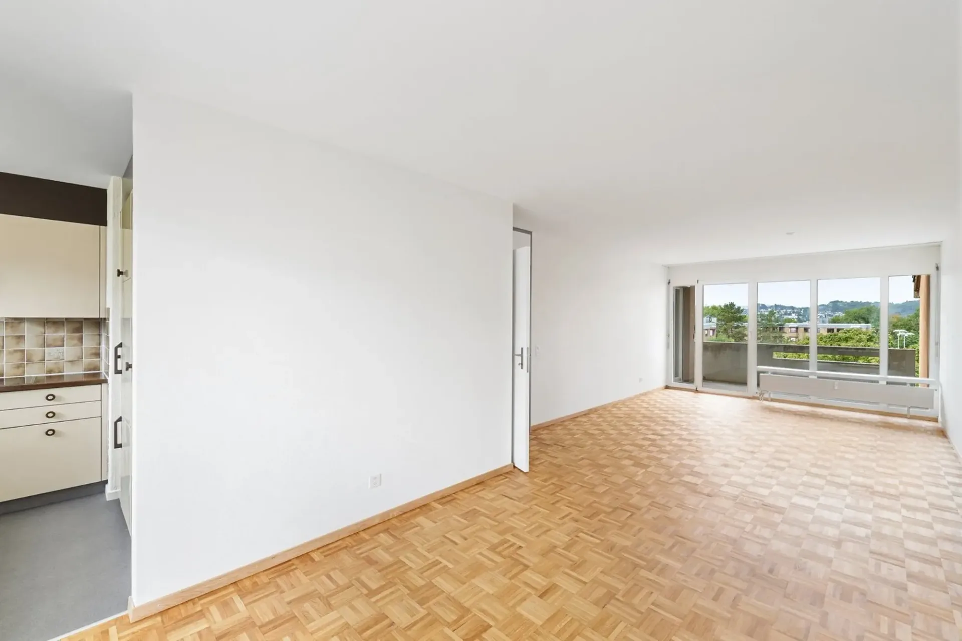 Grosszügige 2.5-Zimmerwohnung an ruhiger Lage zu vermieten!