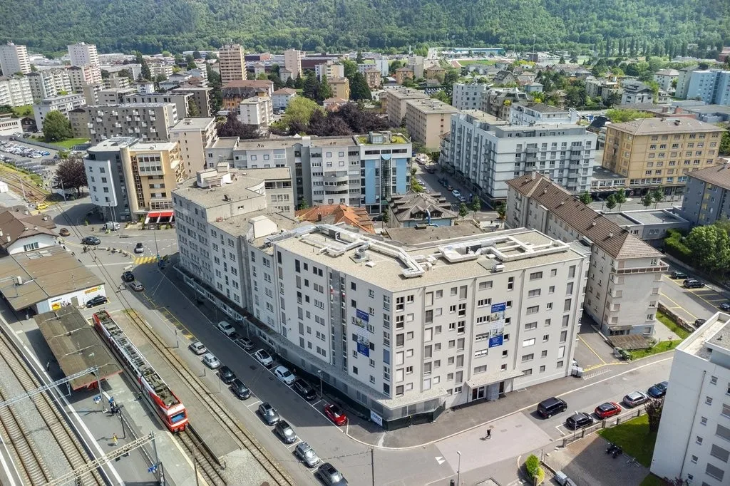 Suchen Sie eine Wohnung in der Nähe des Bahnhofs CFF mit Parkplatz?