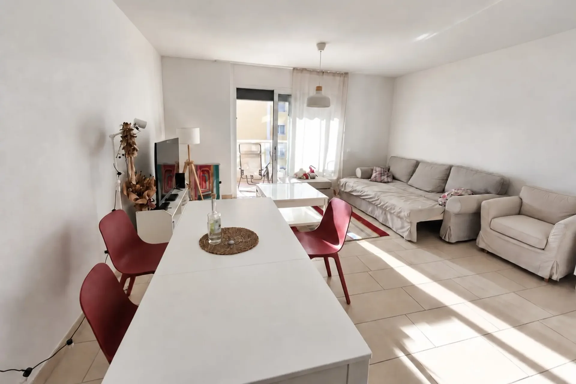 Appartement spacieux 2,5 pièces meublé avec balcon