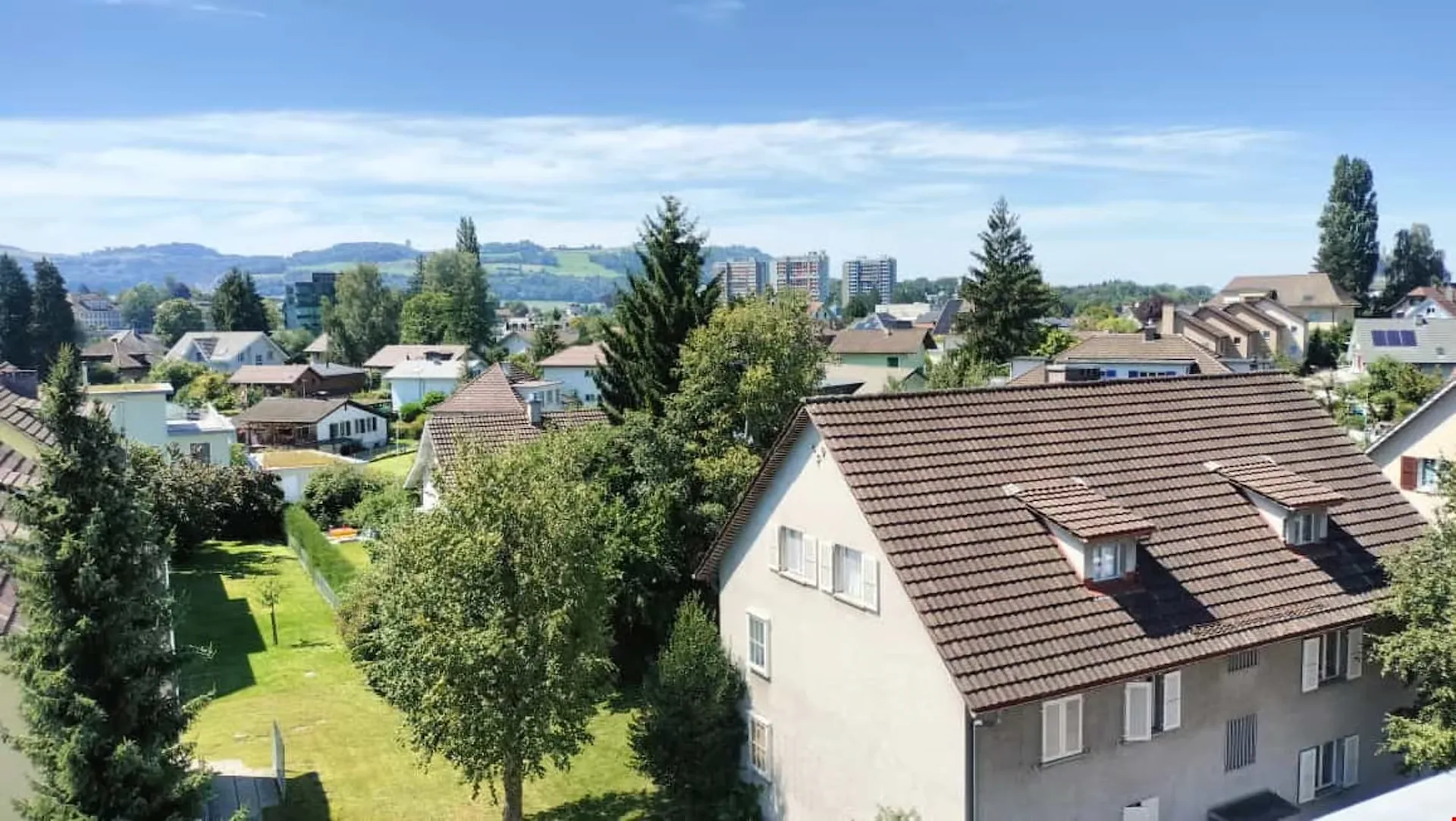 Gewerbefläche:  30 m² bis 296 m² - Für KMUs und grosse Unternehmen.