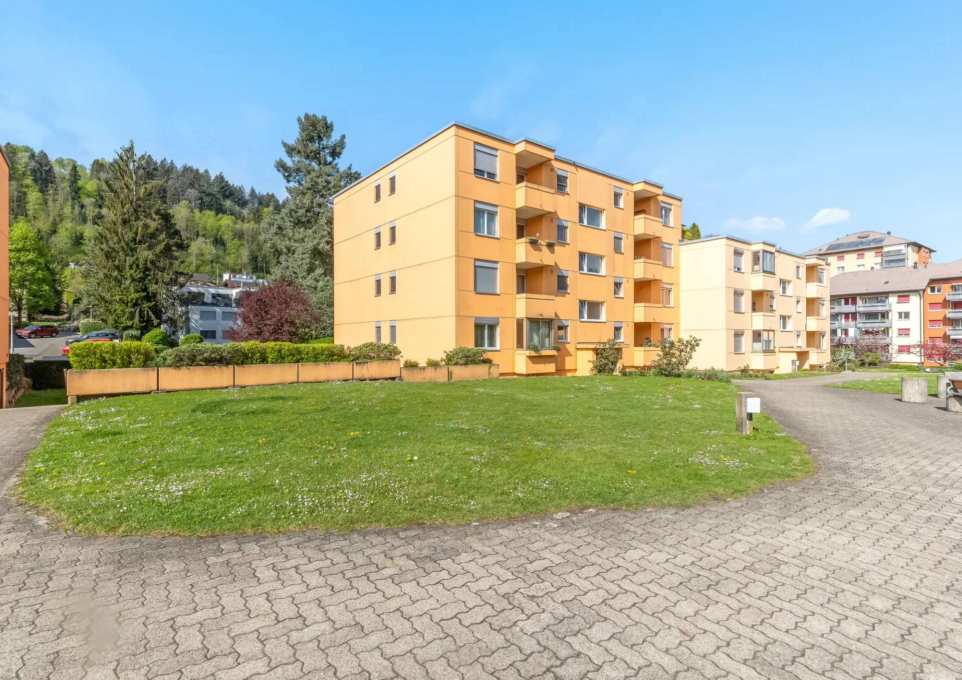 Appartamento con due balconi soleggiati in una zona adatta ai bambini