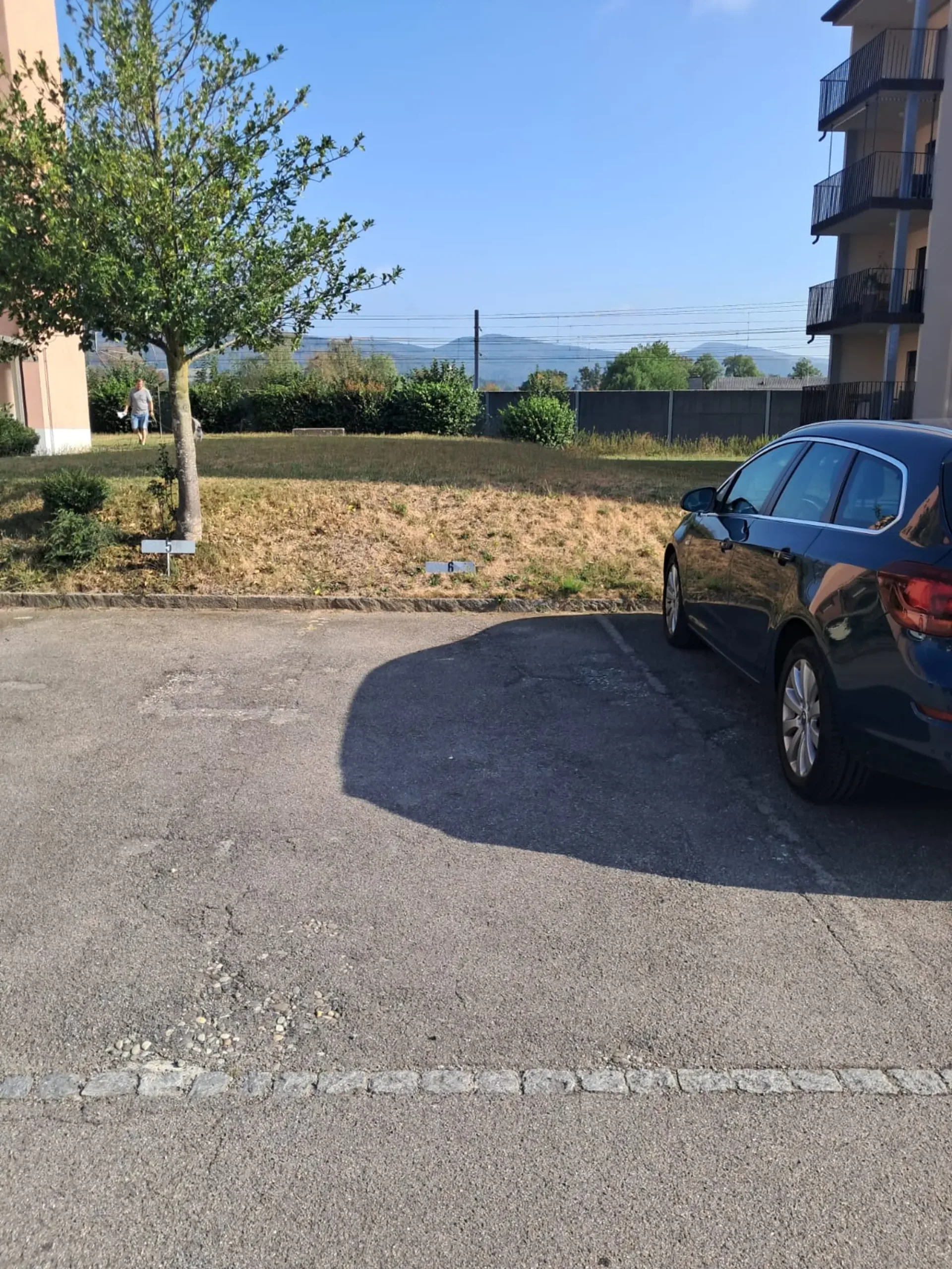 Parkplatz zu vermieten in Dulliken