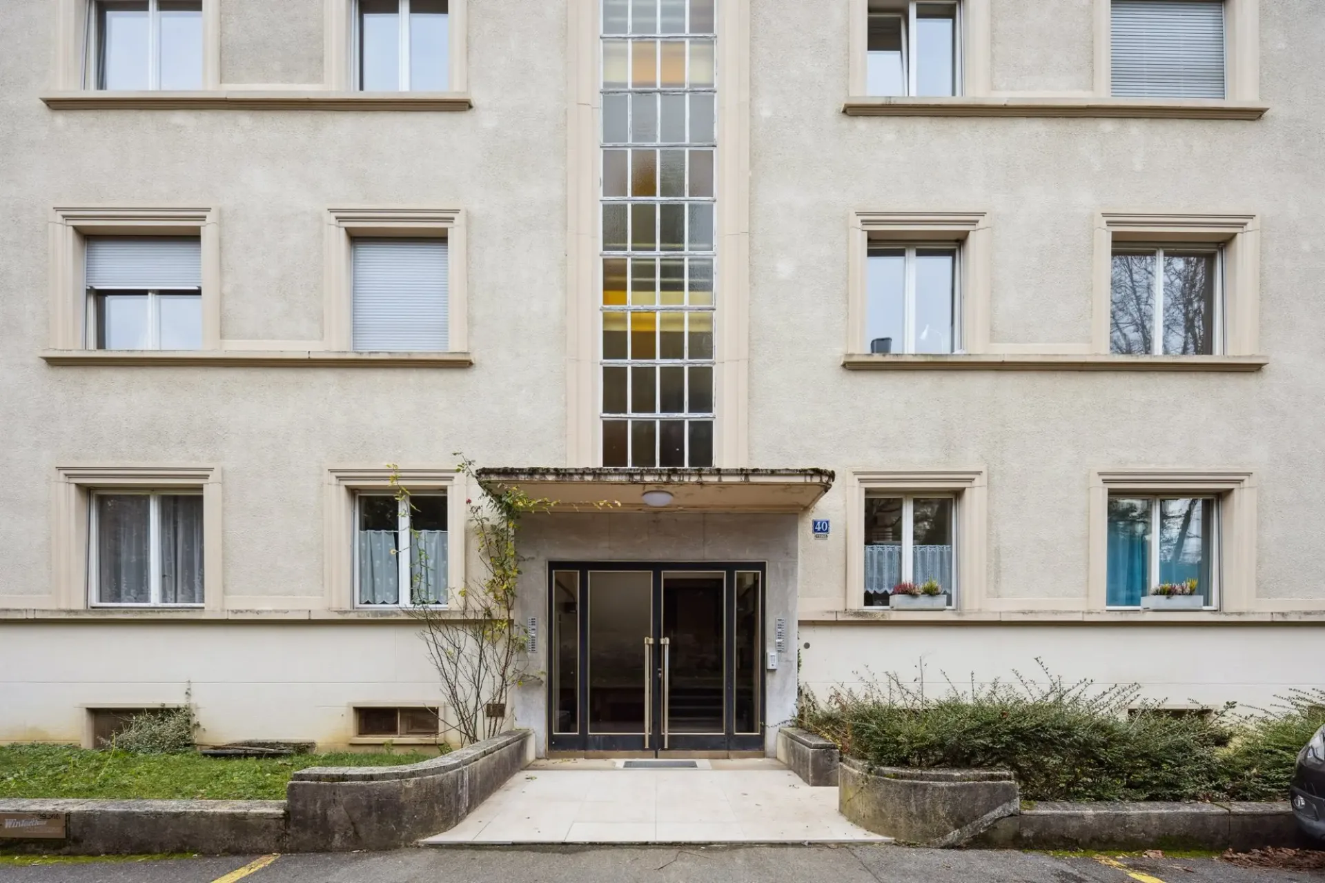 Außenparkplatz im Mon Repos Viertel zu vermieten