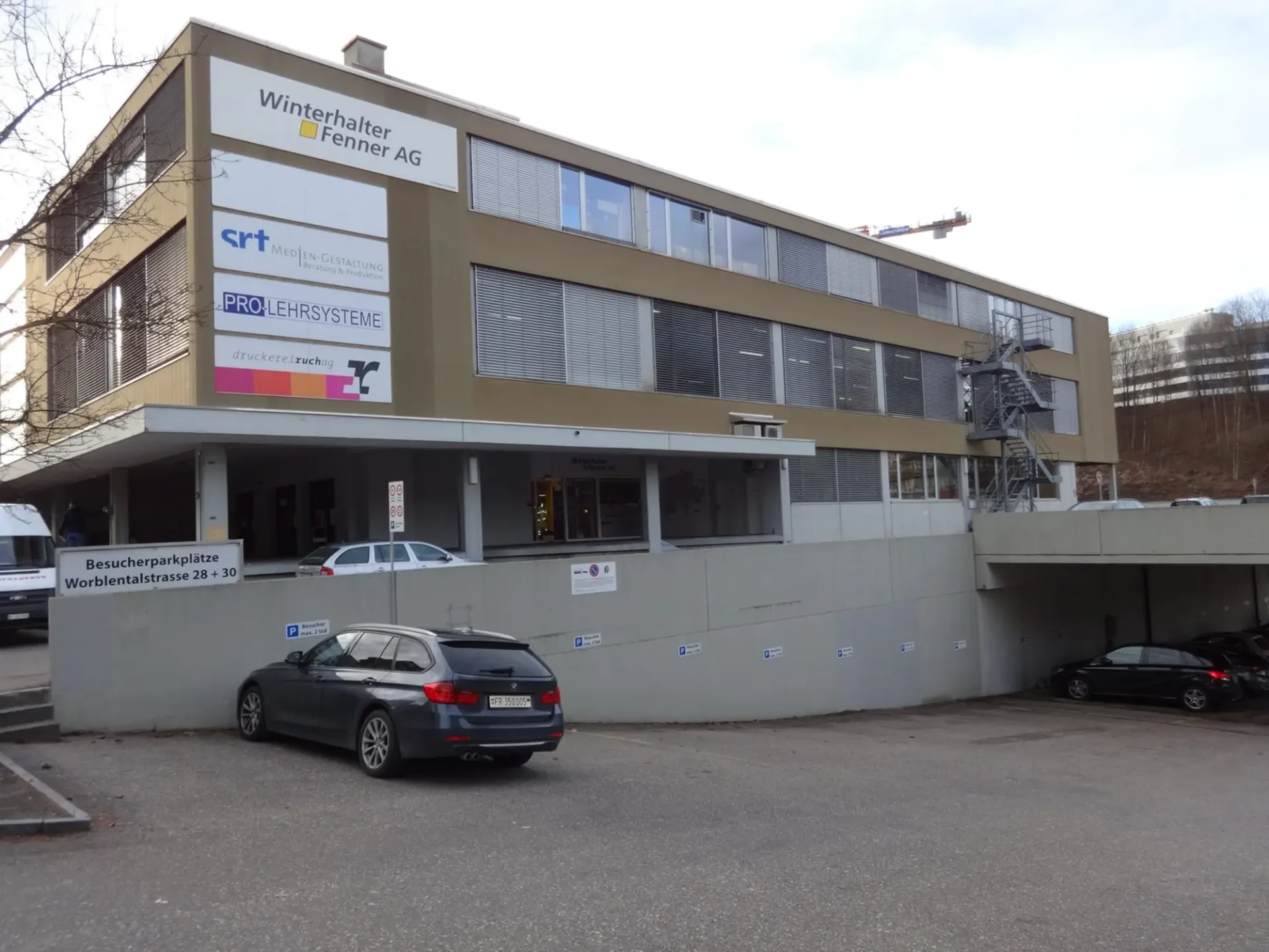 Top ausgebaute Gewerbe-/Büroräume