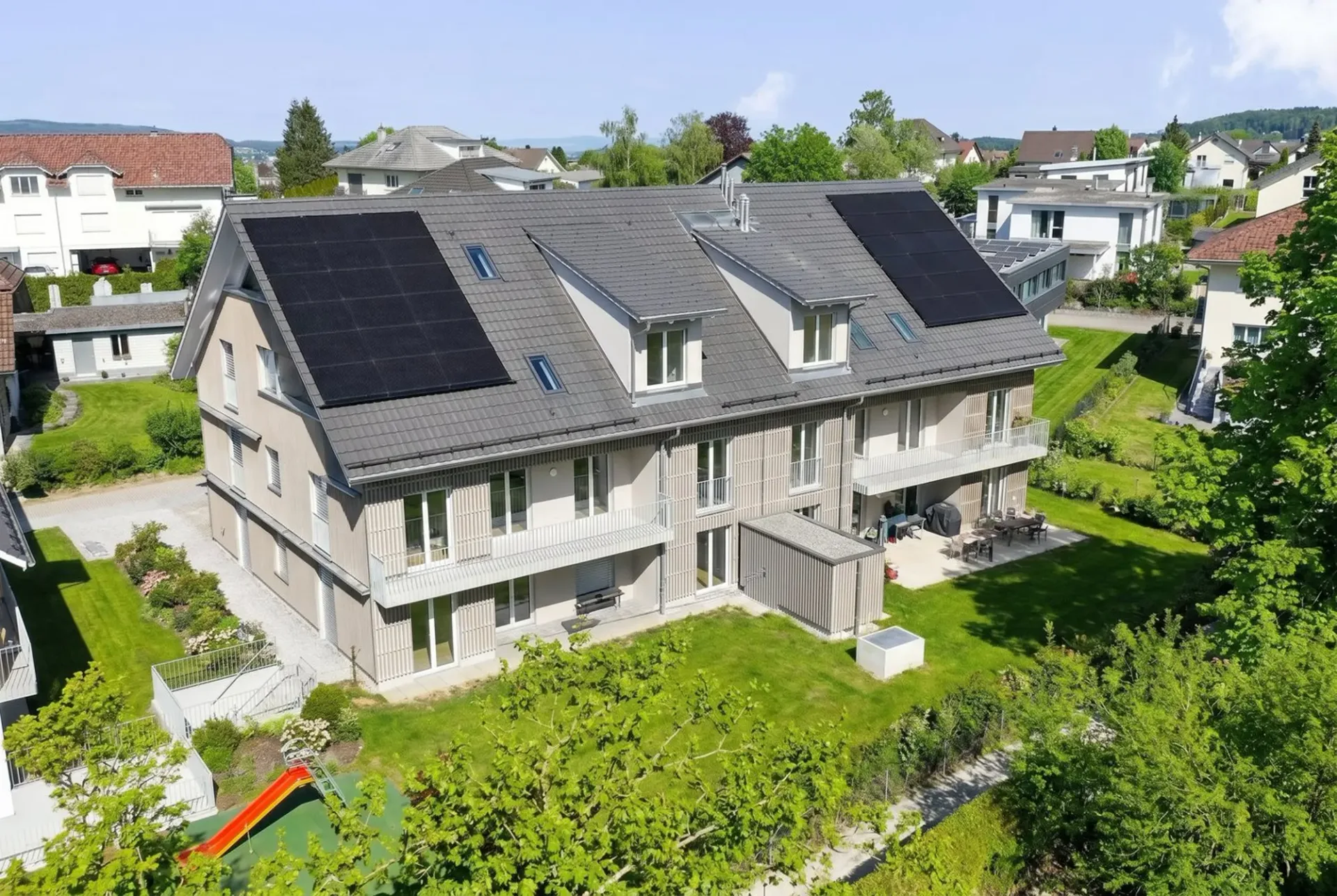 Tiefere Kosten, gesunde Raumatmosphäre, mehr Nachhaltigkeit  - Neubau mit Minergie-P Zertifizierung